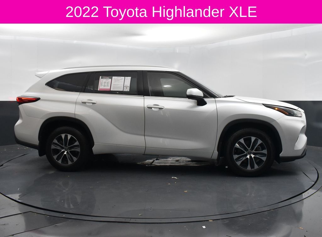 2022 Toyota Highlander XLE Beige at Victoria Chrysler Dodge Jeep Ram