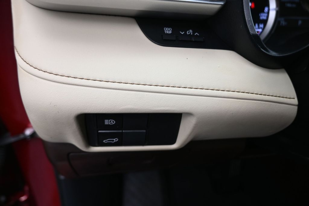 2022 Toyota Highlander XLE Red at Victoria Chrysler Dodge Jeep Ram