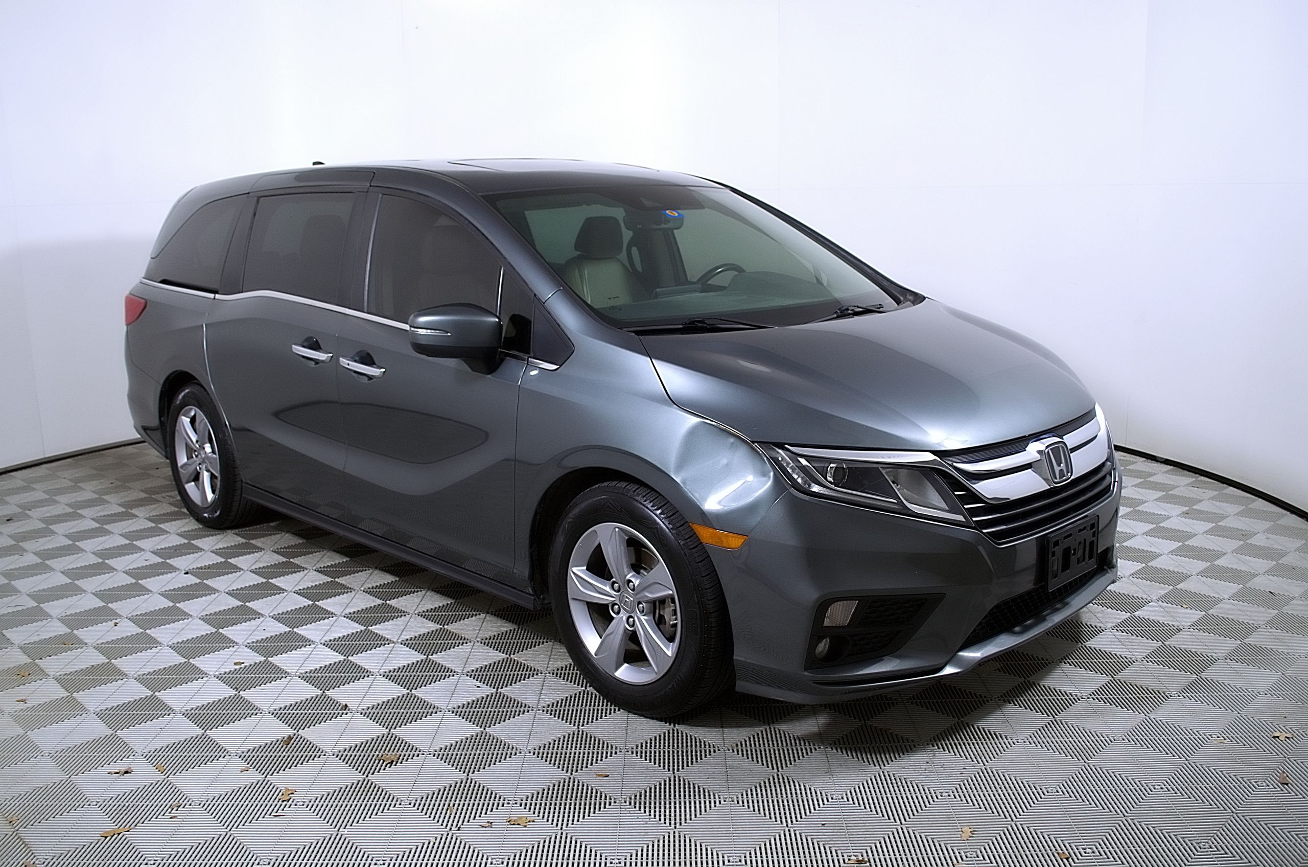 View vehicle photo 6