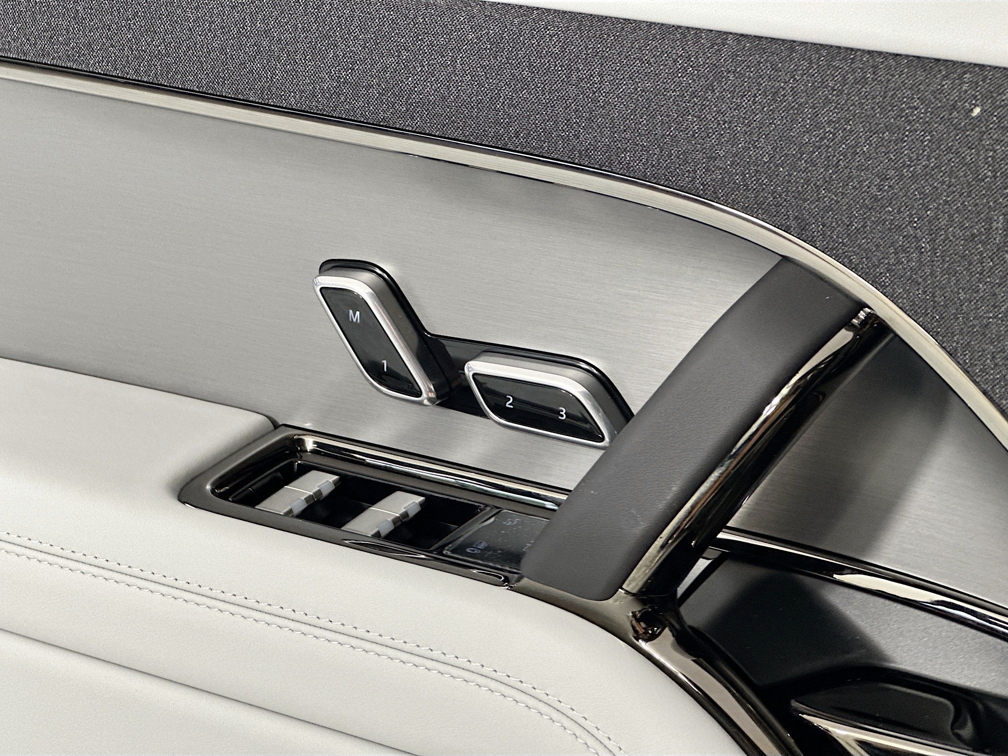 new 2026 Land Rover Range Rover Sport car, priced at $88,570