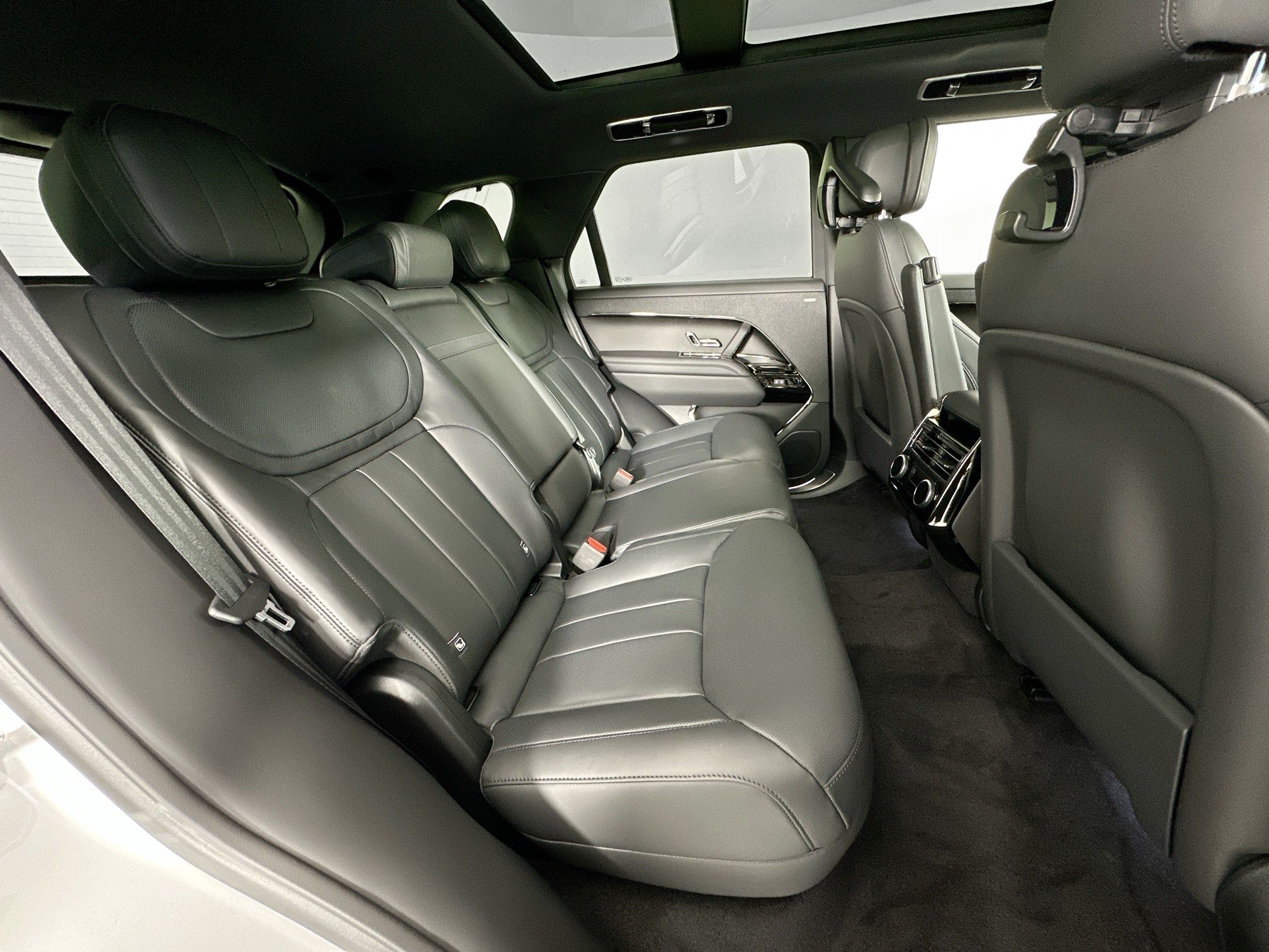 new 2026 Land Rover Range Rover Sport car, priced at $102,670