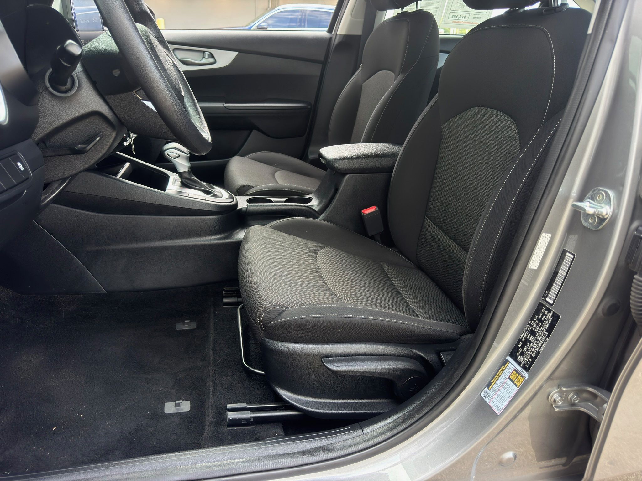2022 Kia Forte LXS - 7