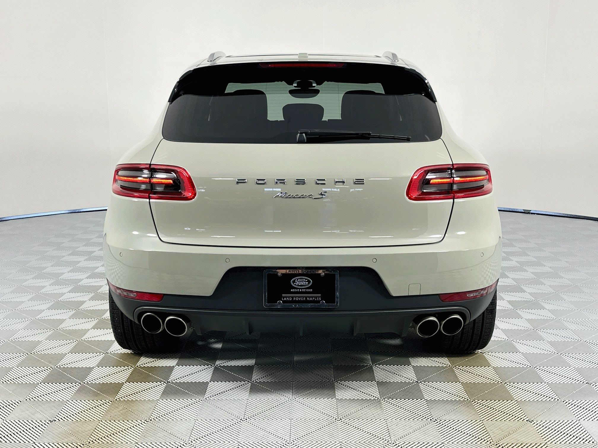 used 2018 Porsche Macan car