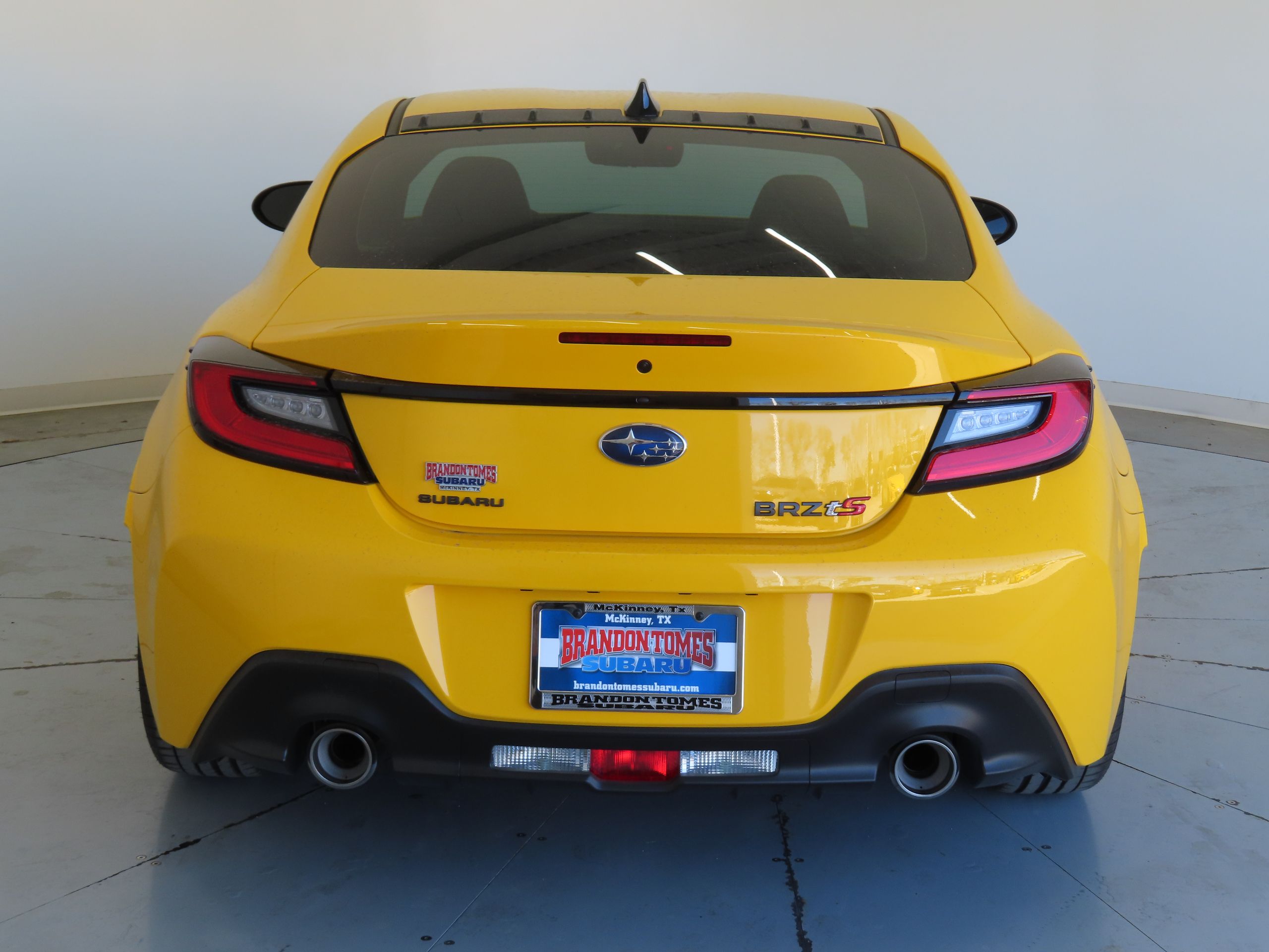 View vehicle photo 4