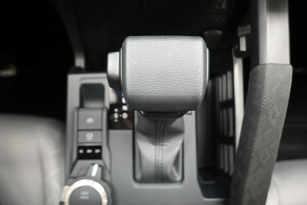 2026 Toyota Tacoma SR5 - 8