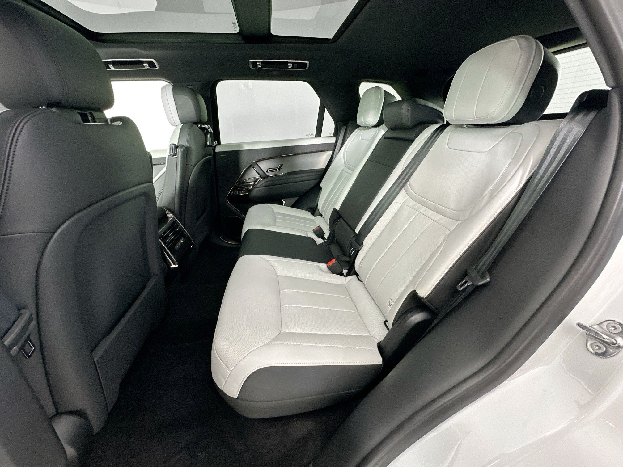 used 2024 Land Rover Range Rover Sport car, priced at $79,998