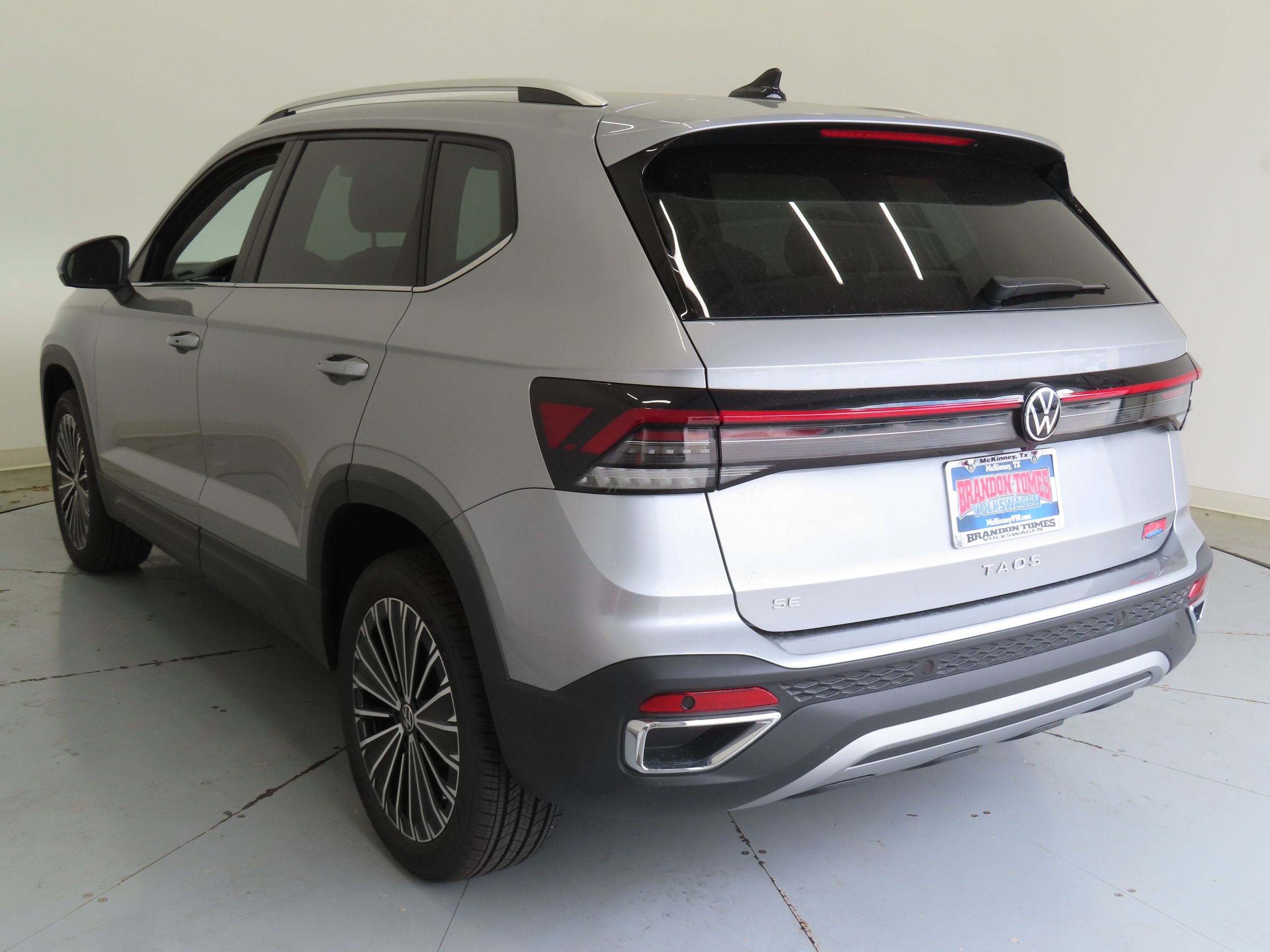 View vehicle photo 7