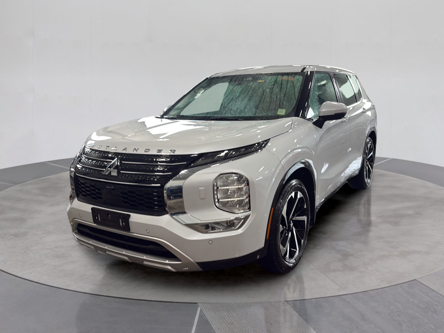 White 2024 Mitsubishi Outlander SUV / Crossover All-Wheel Drive Continuously Variable Transmission