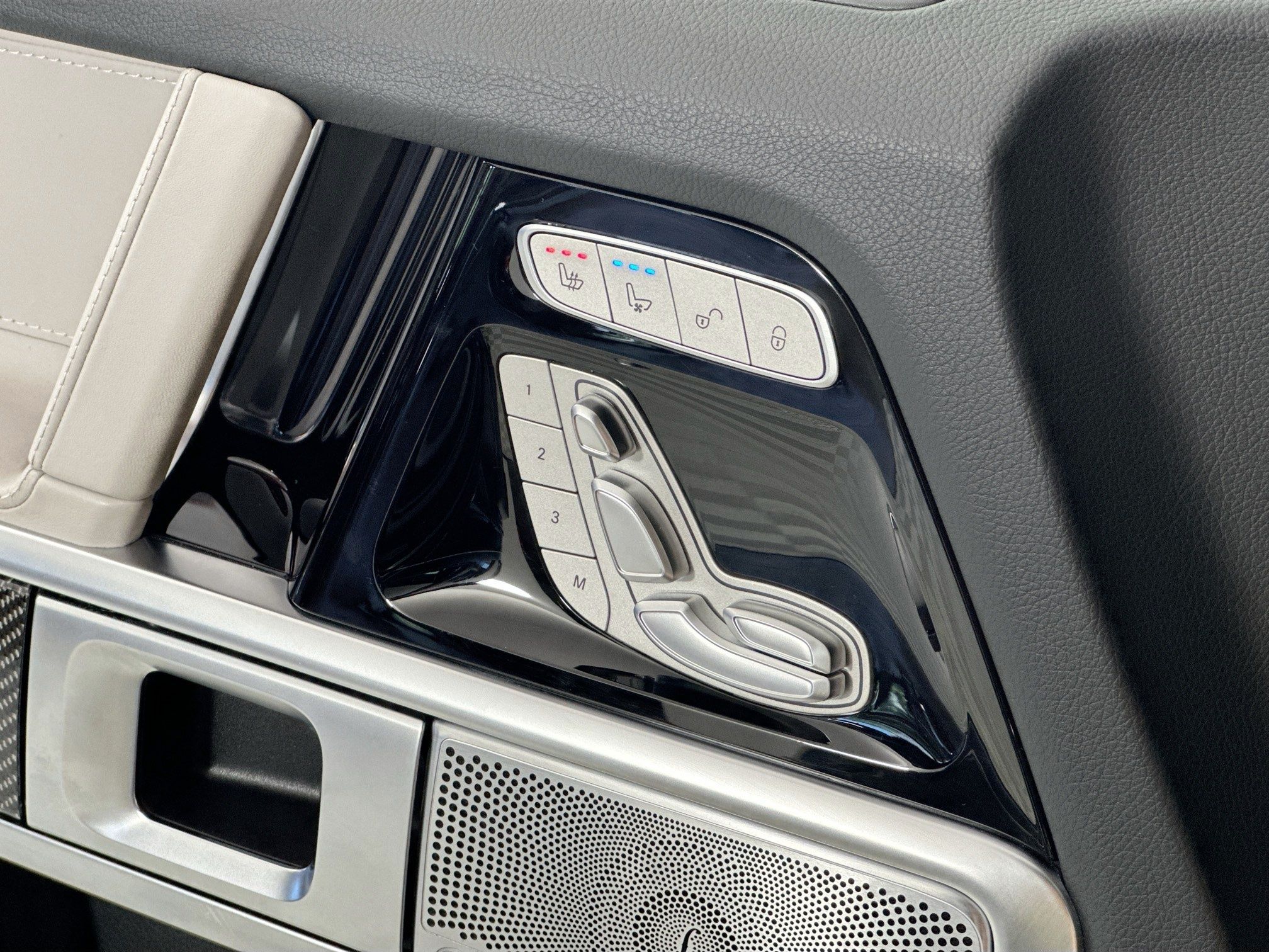 used 2022 Mercedes-Benz G-Class car, priced at $198,998