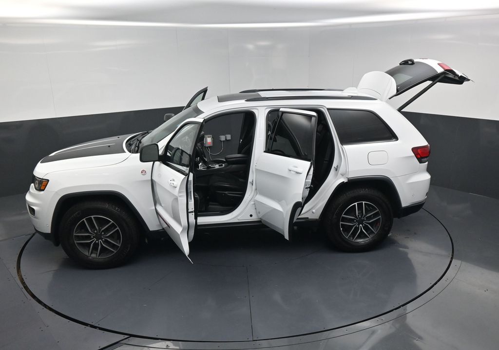 2019 Jeep Grand Cherokee Trailhawk White at Bayway Cadillac Southwest