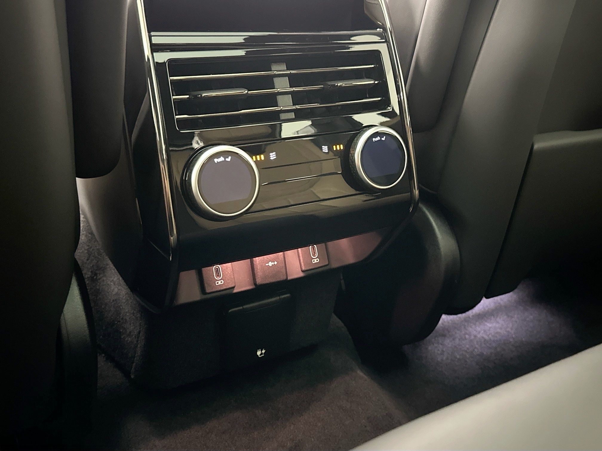 new 2026 Land Rover Range Rover Sport car, priced at $104,000