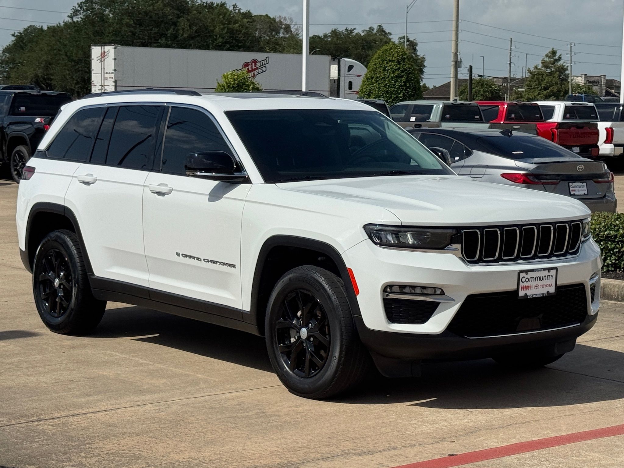 2023 Jeep Grand Cherokee Limited White at River Oaks CDJR