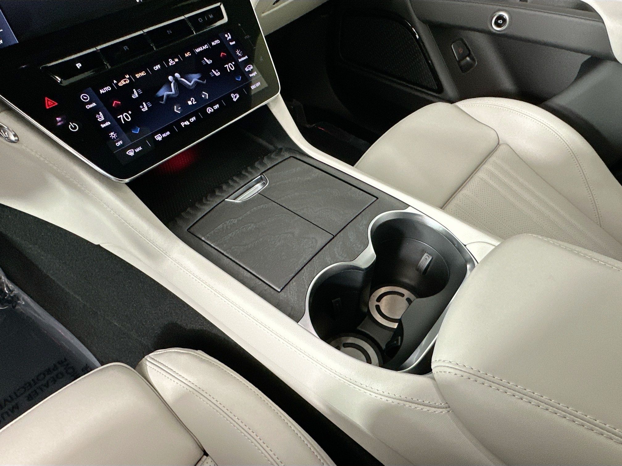 new 2026 Maserati Grecale car, priced at $94,765