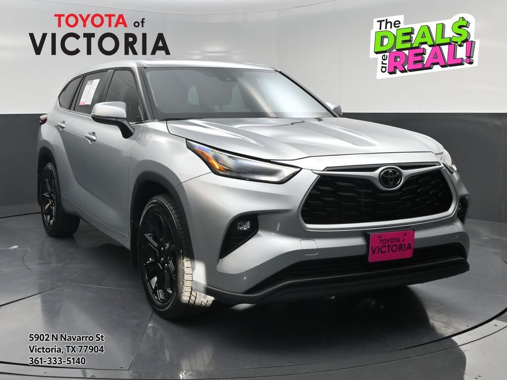 2023 Toyota Highlander LE Silver at Bayway Cadillac Southwest