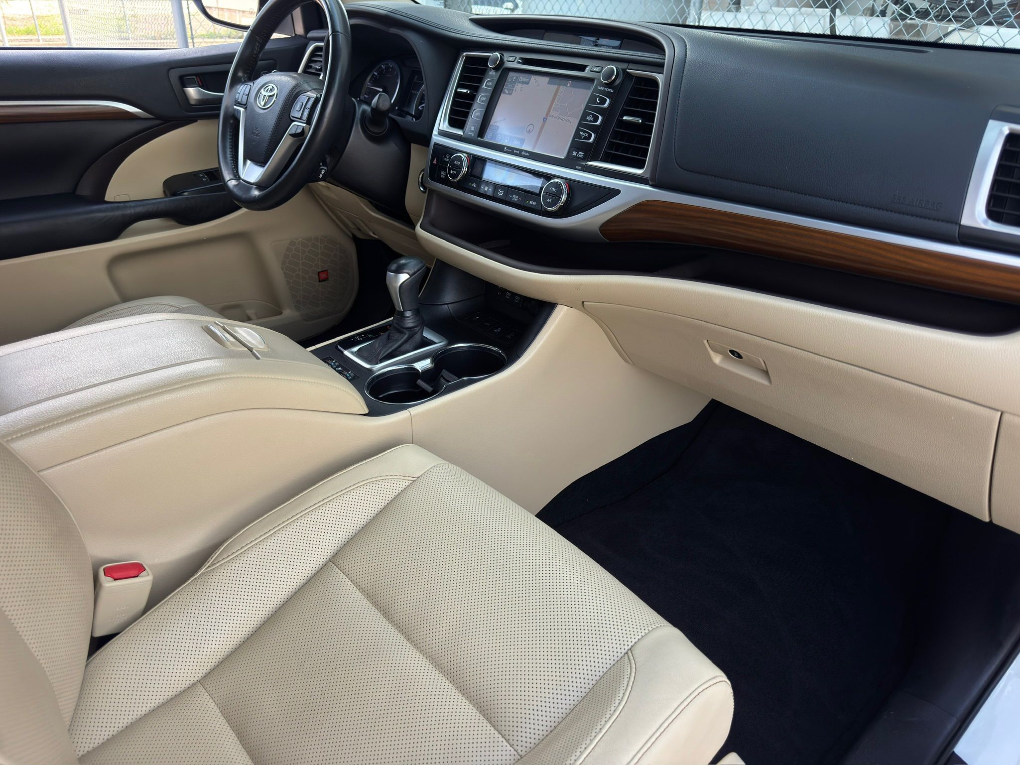 2019 Toyota Highlander Limited Platinum White at Gullo Toyota