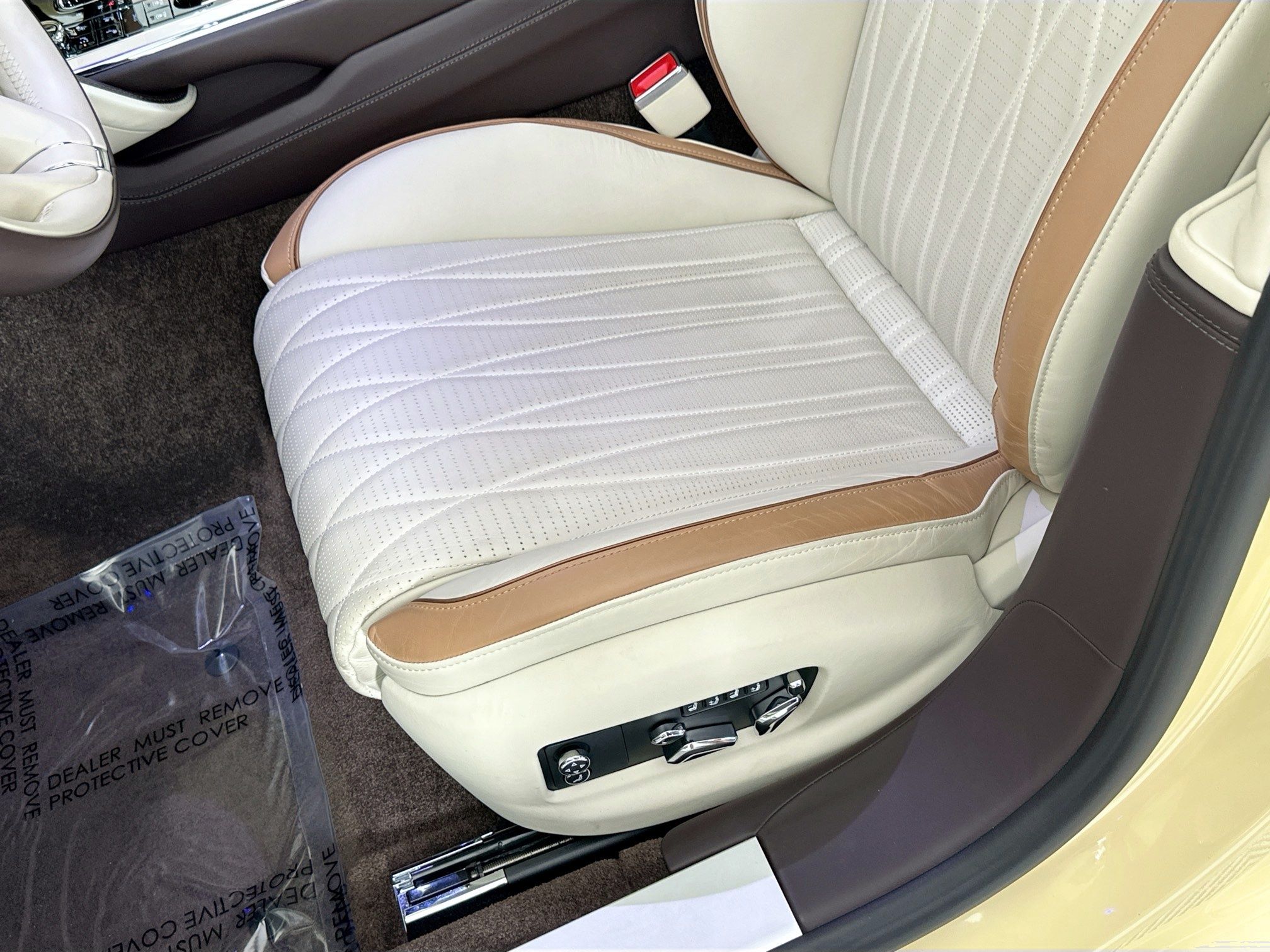 used 2023 Bentley Flying Spur Hybrid car, priced at $198,998