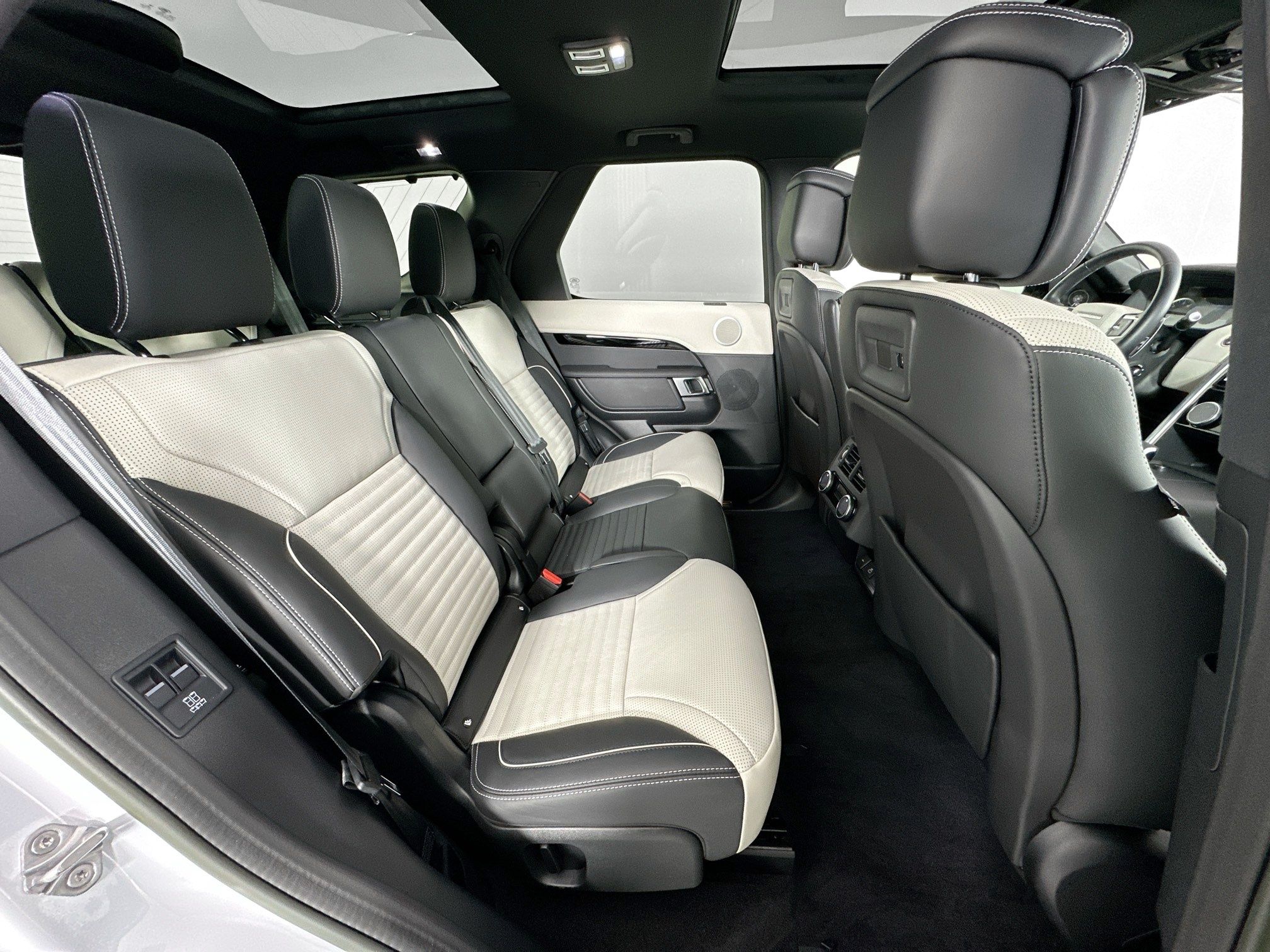 used 2023 Land Rover Discovery car, priced at $37,995