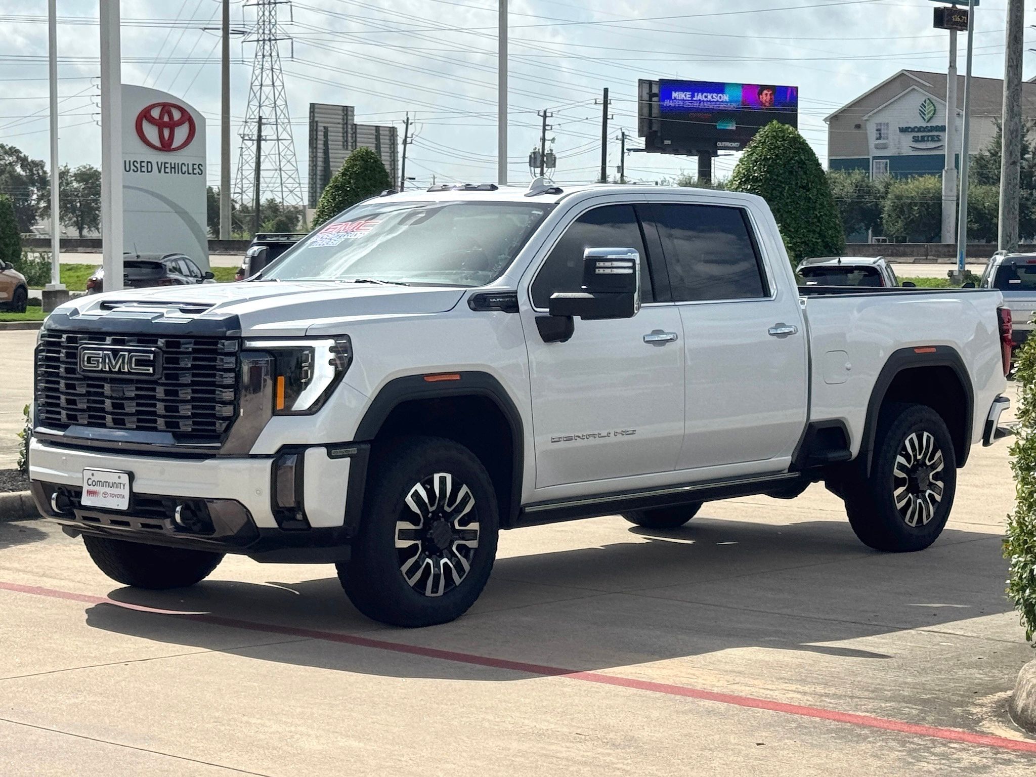 2024 GMC Sierra 2500HD Denali Ultimate White at South Houston Nissan