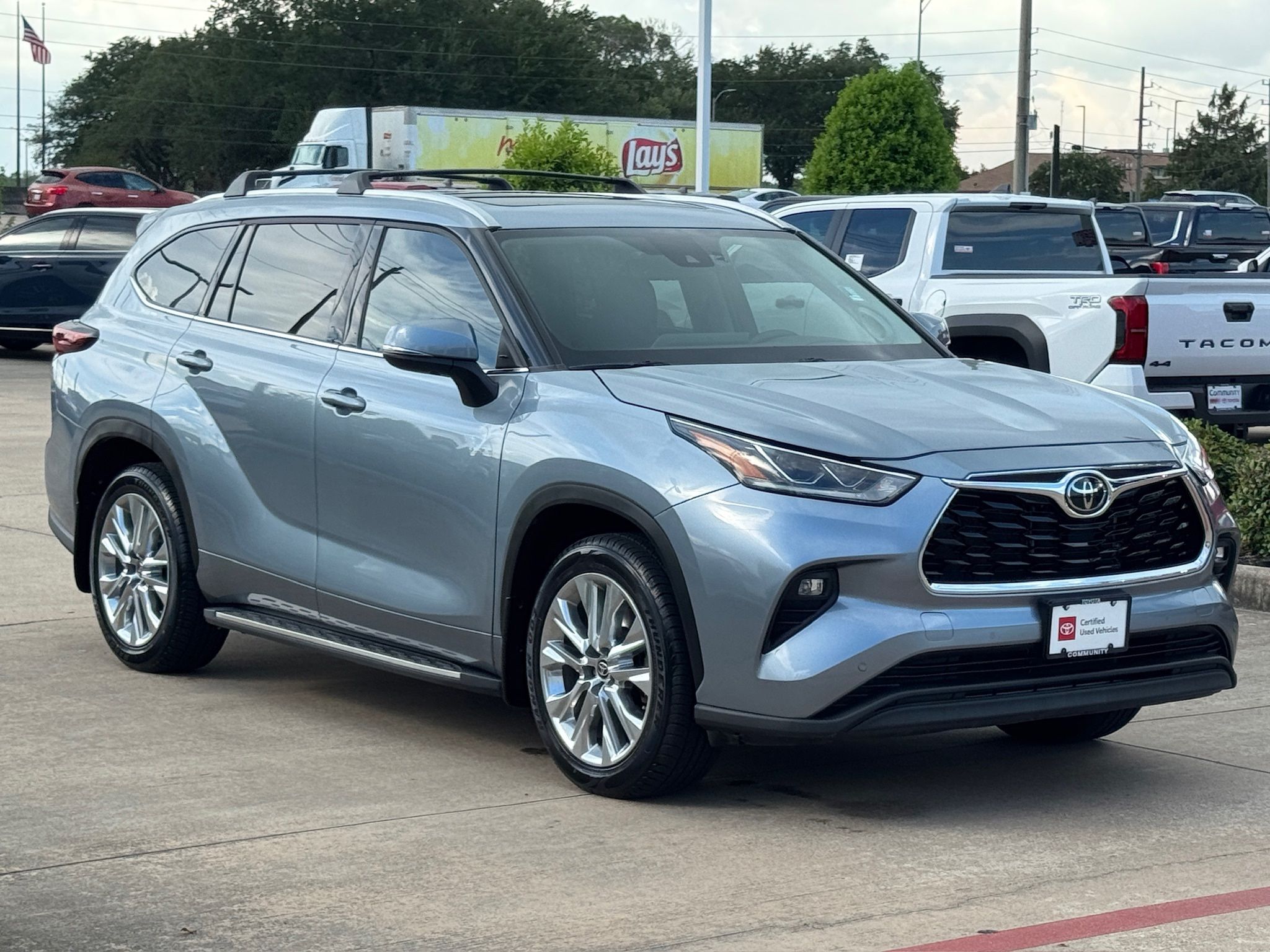 2024 Toyota Highlander Limited  at Bravo Nissan