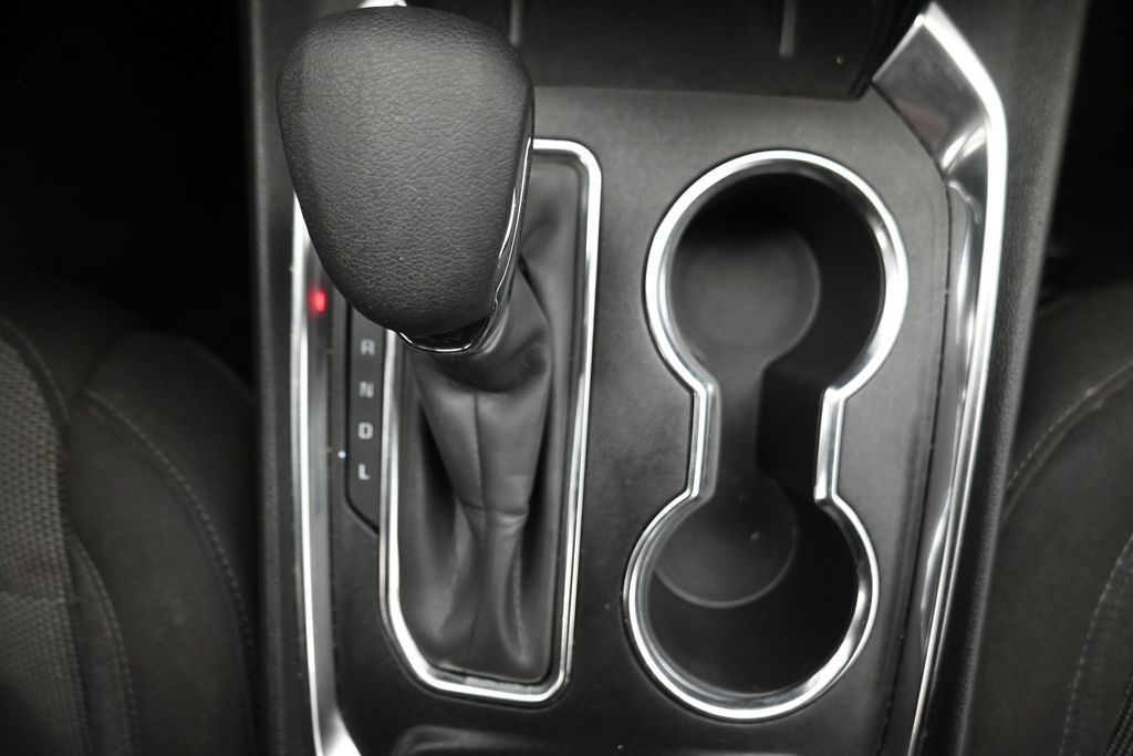 2023 Chevrolet Traverse LT White at AutoSavvy Houston Southwest