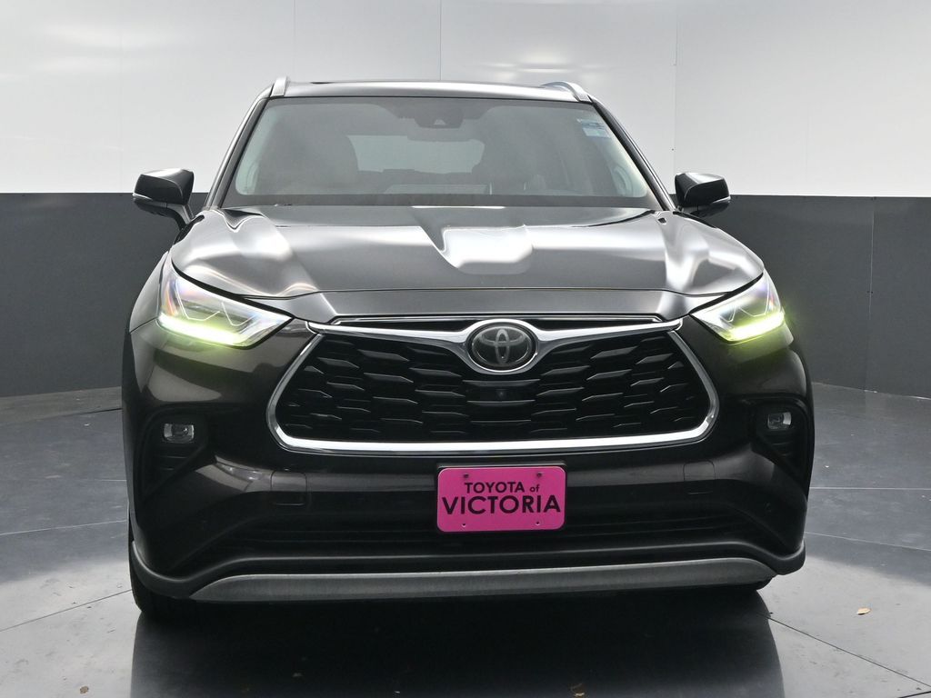 2021 Toyota Highlander Platinum Brown at Toyota of Victoria