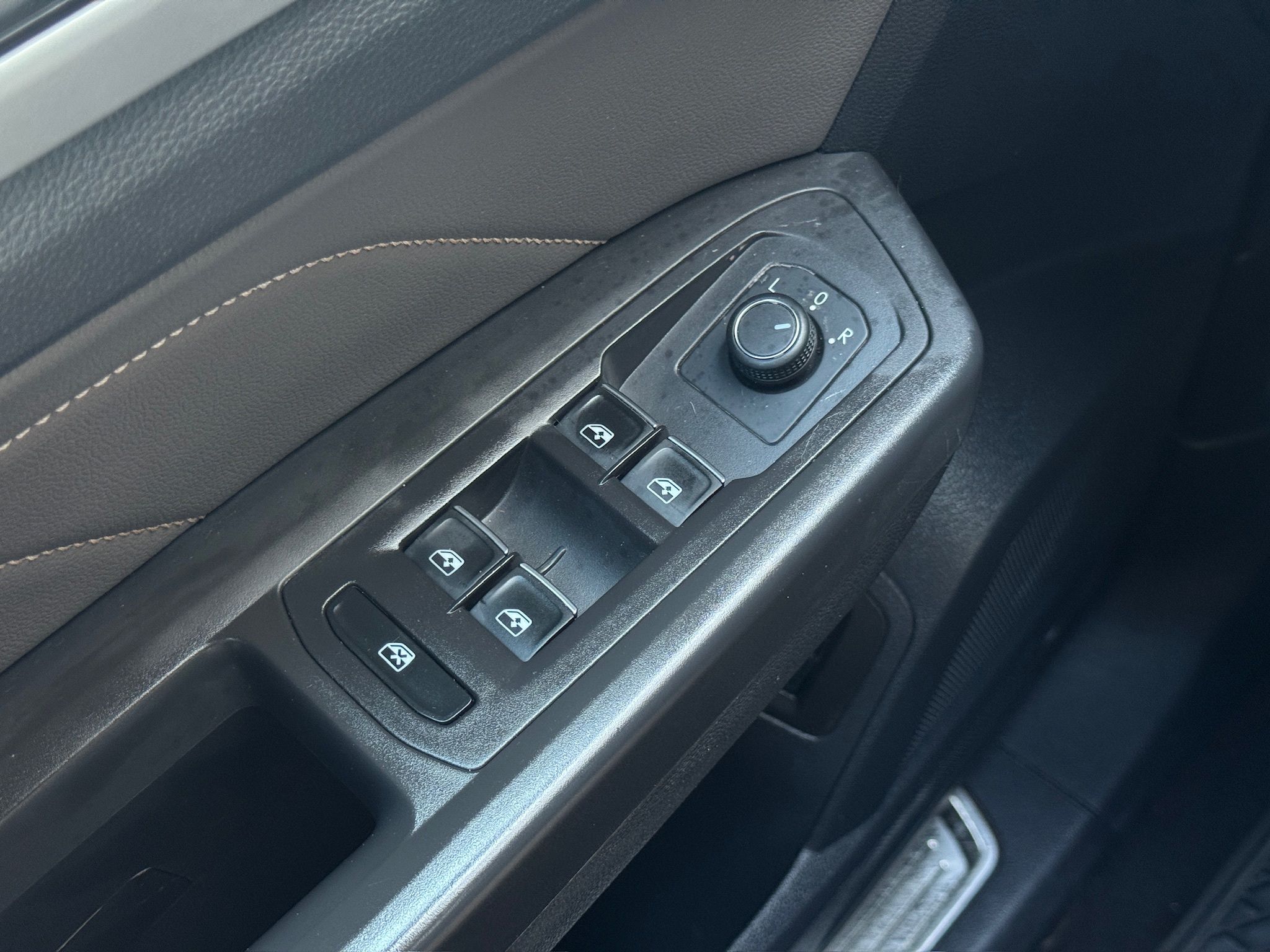 2022 Volkswagen Atlas Cross Sport 2.0T SE w/Technology  at DeMontrond Automotive Group