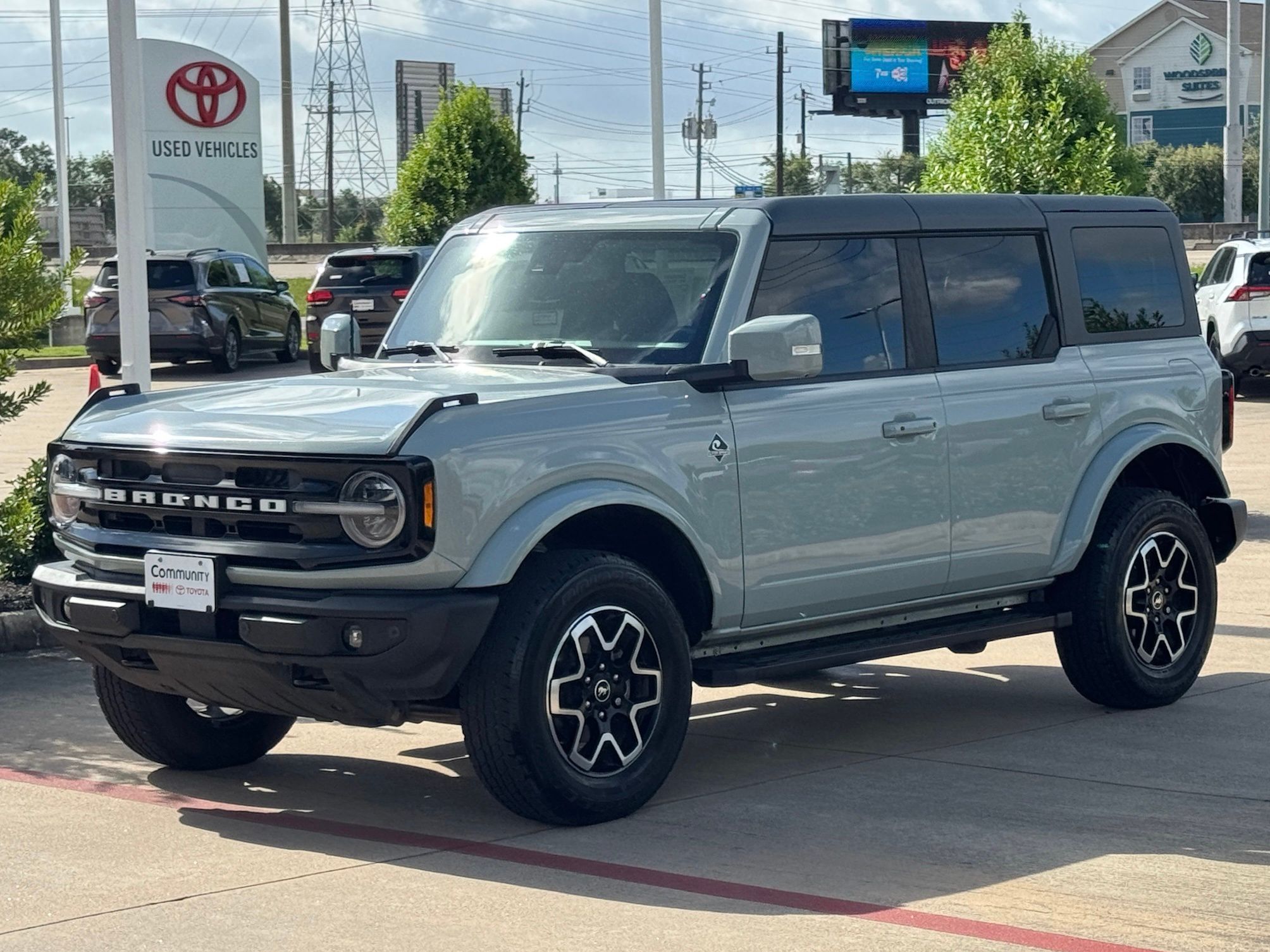 2024 Ford Bronco Outer Banks Green at Legacy Ford