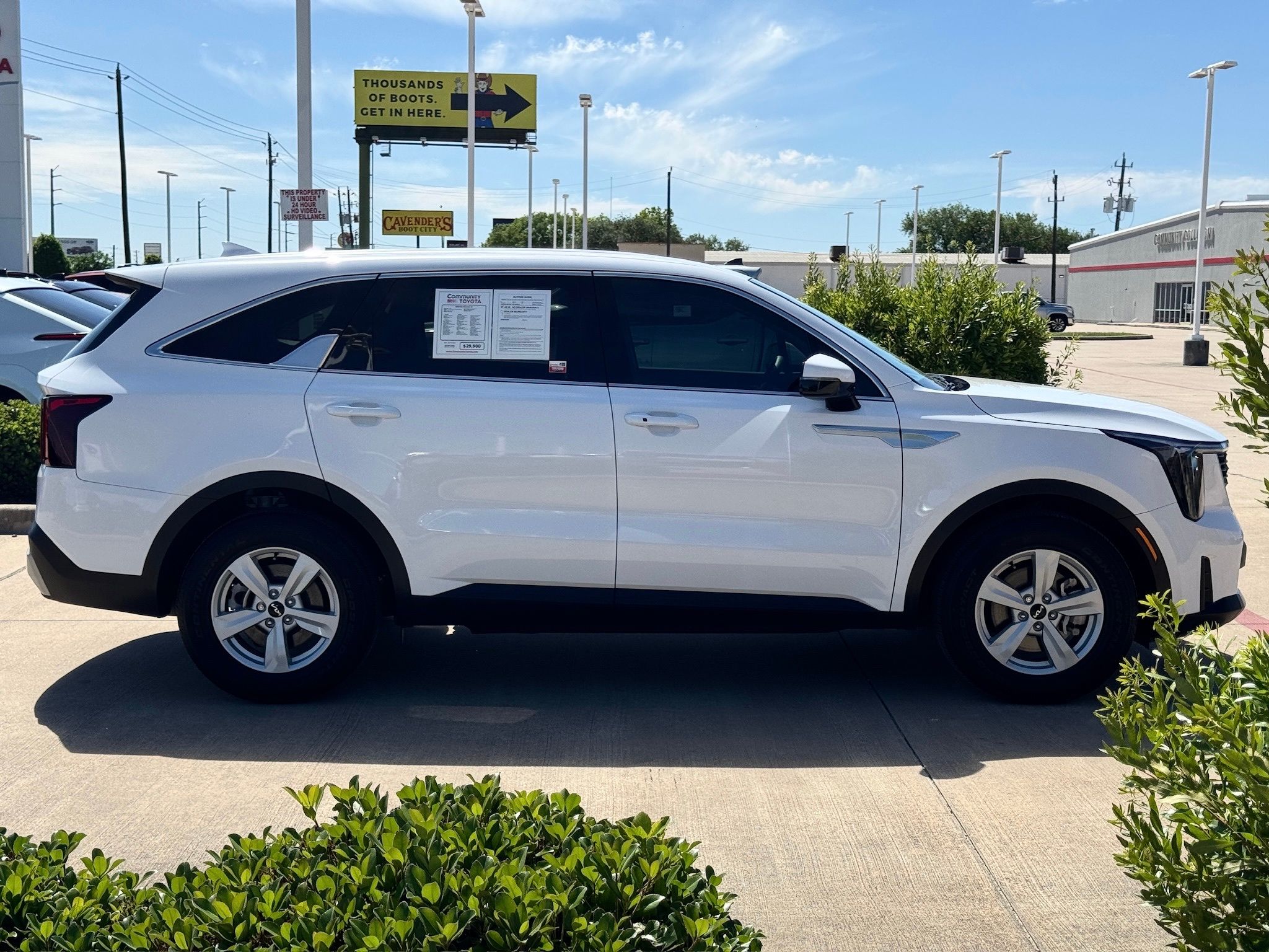 2025 Kia Sorento LX - 10