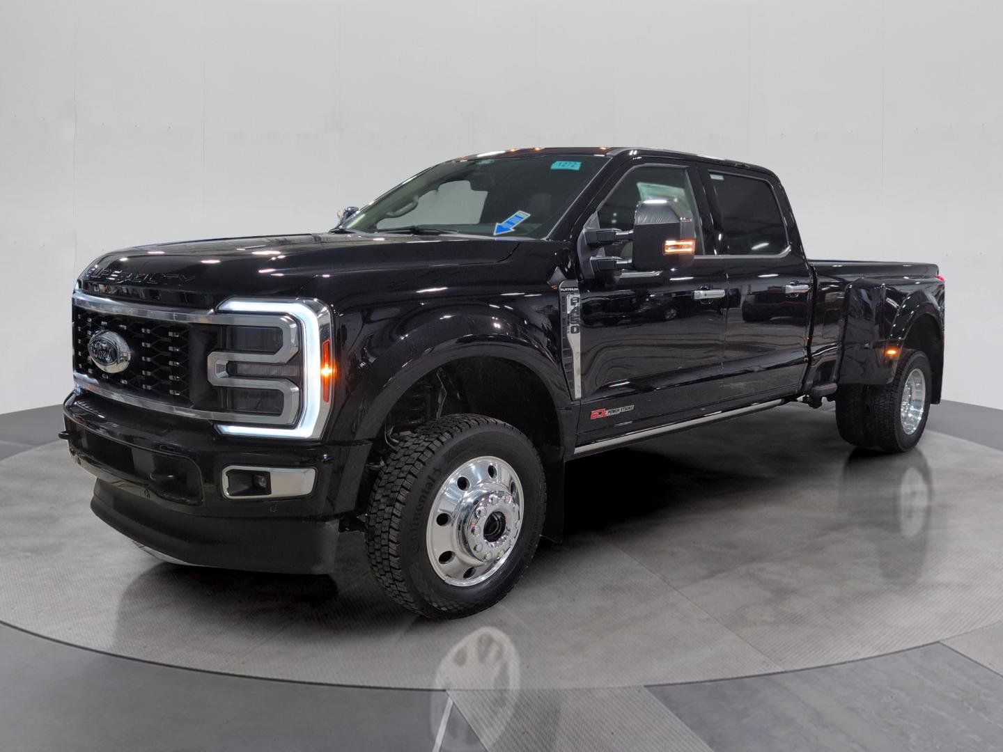 2025 Ford F-450SD Platinum