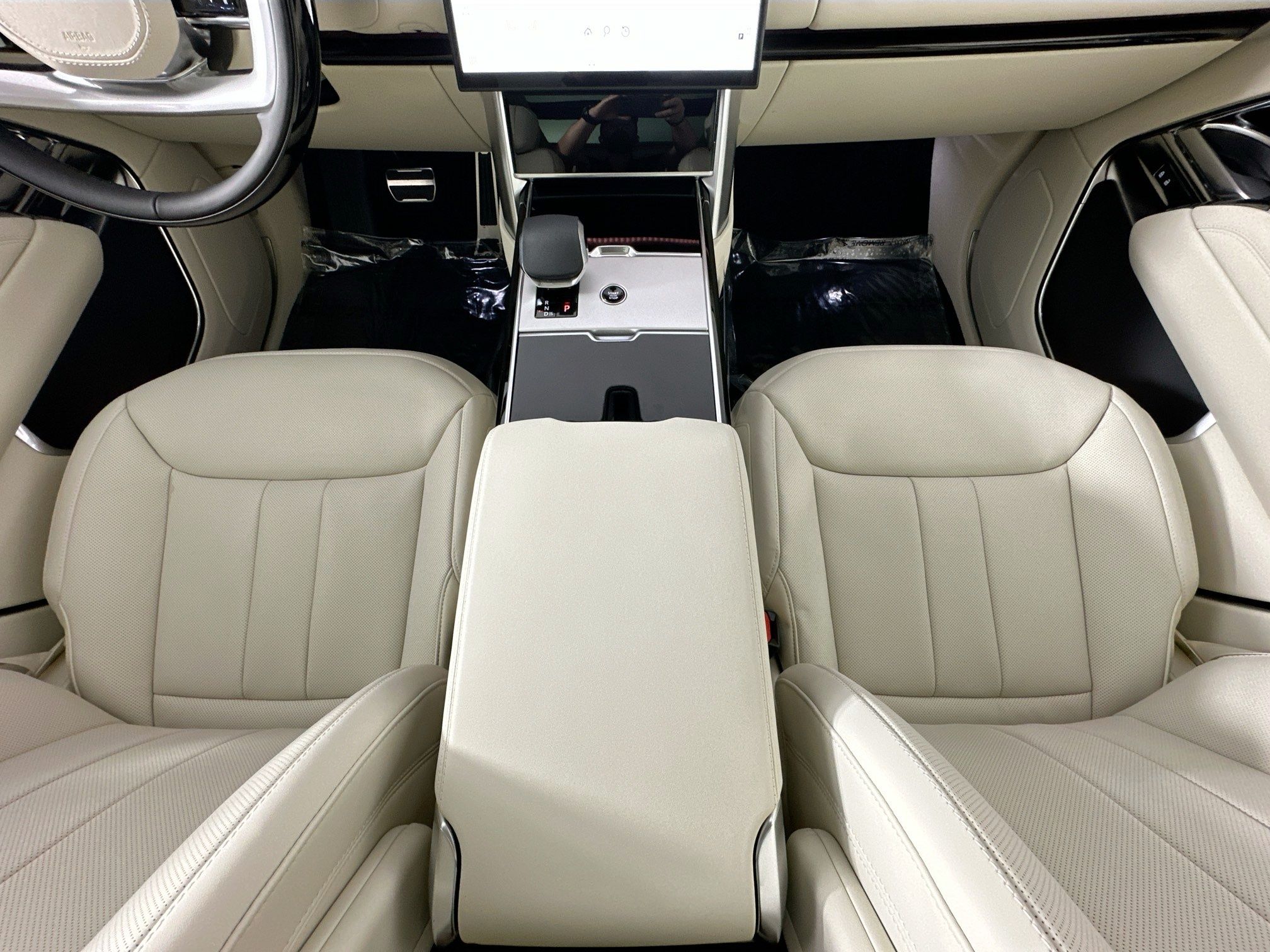 new 2026 Land Rover Range Rover Plug-In Hybrid car, priced at $133,760