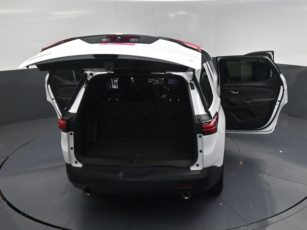2023 Chevrolet Traverse LT White at AutoSavvy Houston Southwest