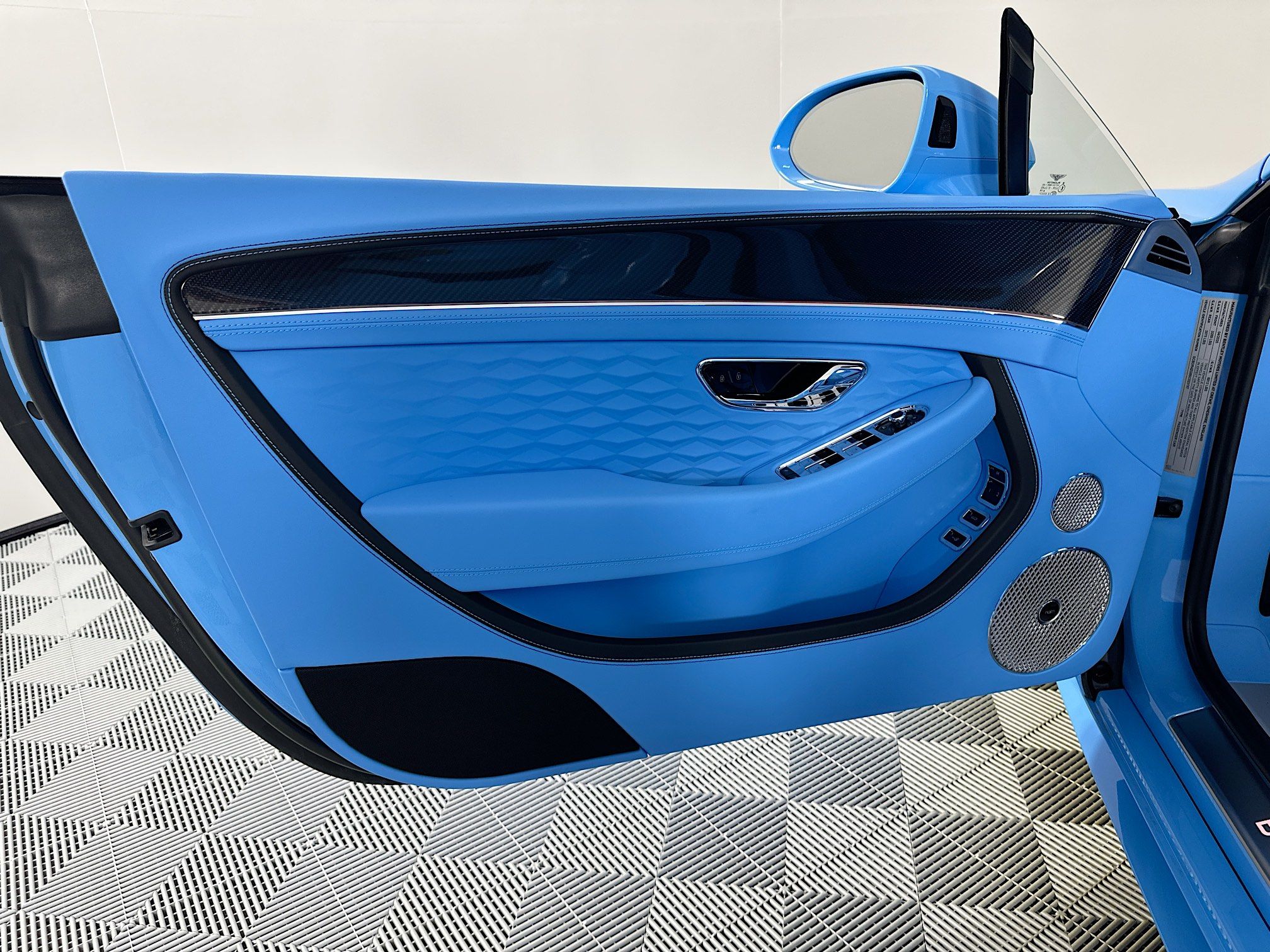 new 2025 Bentley Continental GTC car