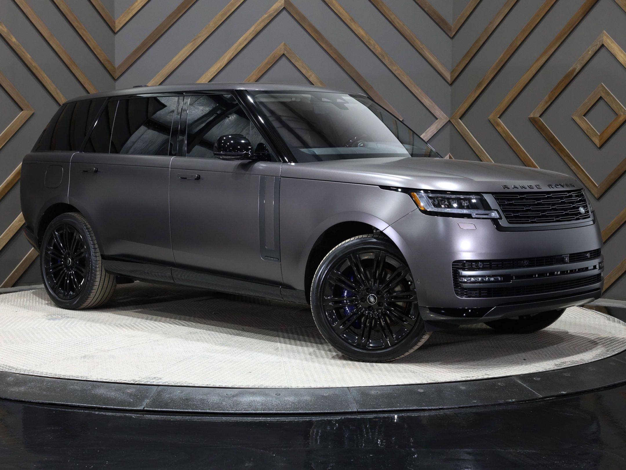 Charente Gray Premium Metallic 2023 Land Rover Range Rover P530 Autobiography LWB AWD SUV / Crossover All-Wheel Drive 8-Speed Automatic