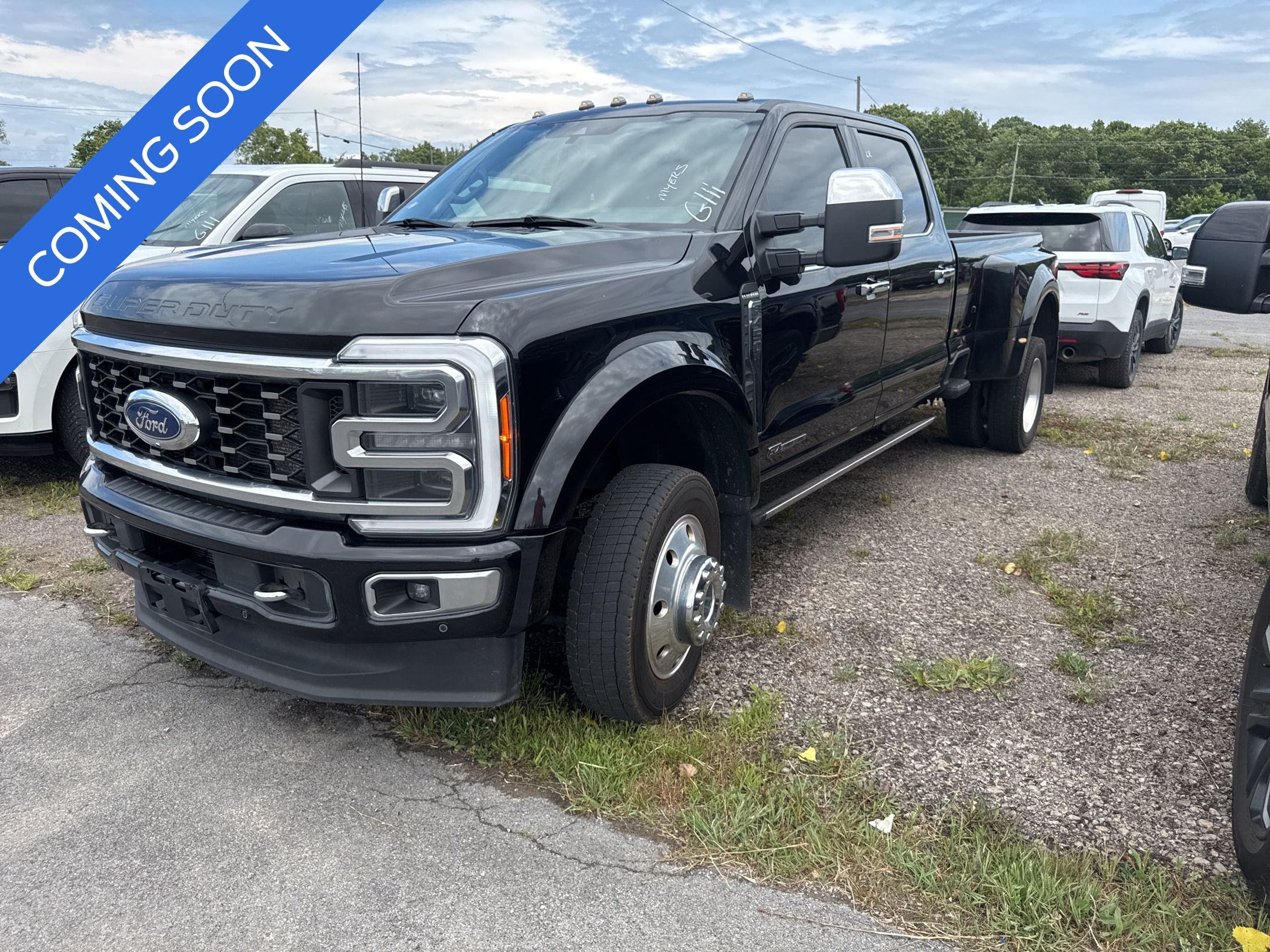 2023 Ford F-450SD Platinum