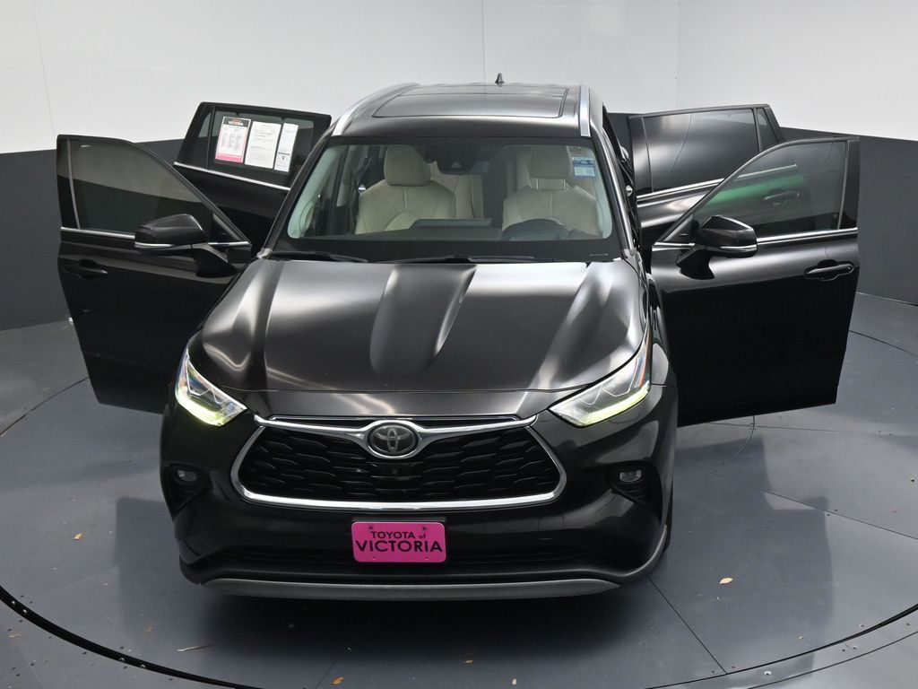 2021 Toyota Highlander Platinum Brown at Toyota of Victoria