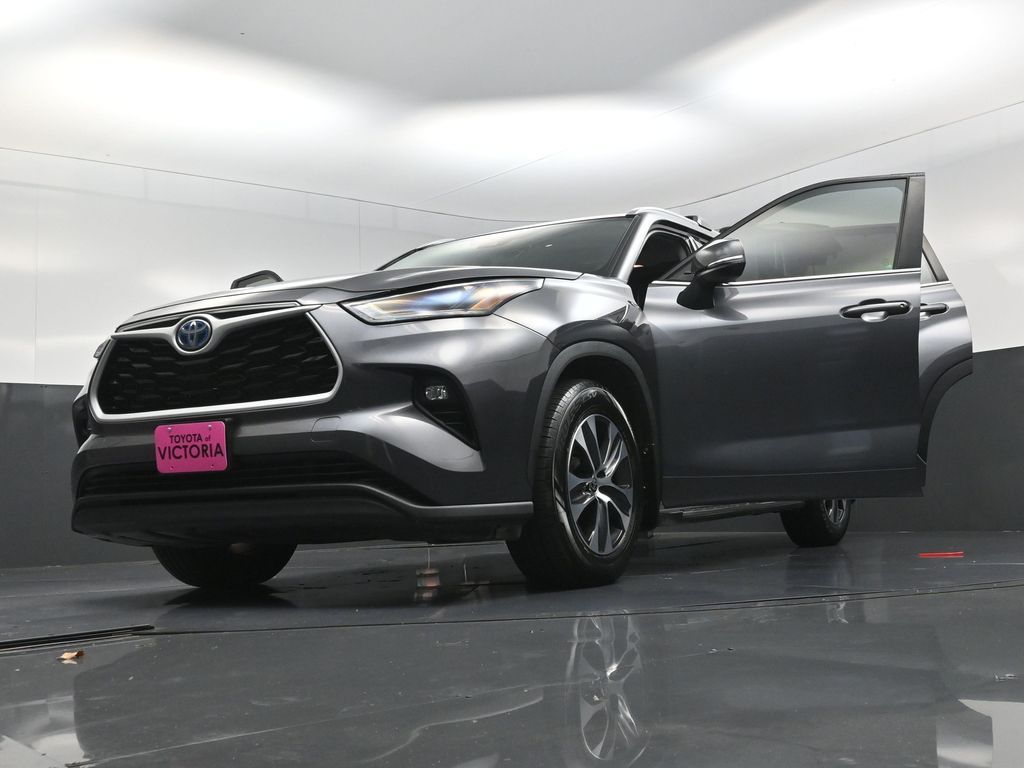 2023 Toyota Highlander Hybrid XLE Gray at Toyota of Victoria