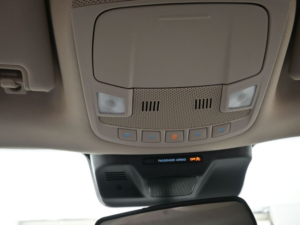 2022 Ford Expedition Max XLT White at River Oaks CDJR