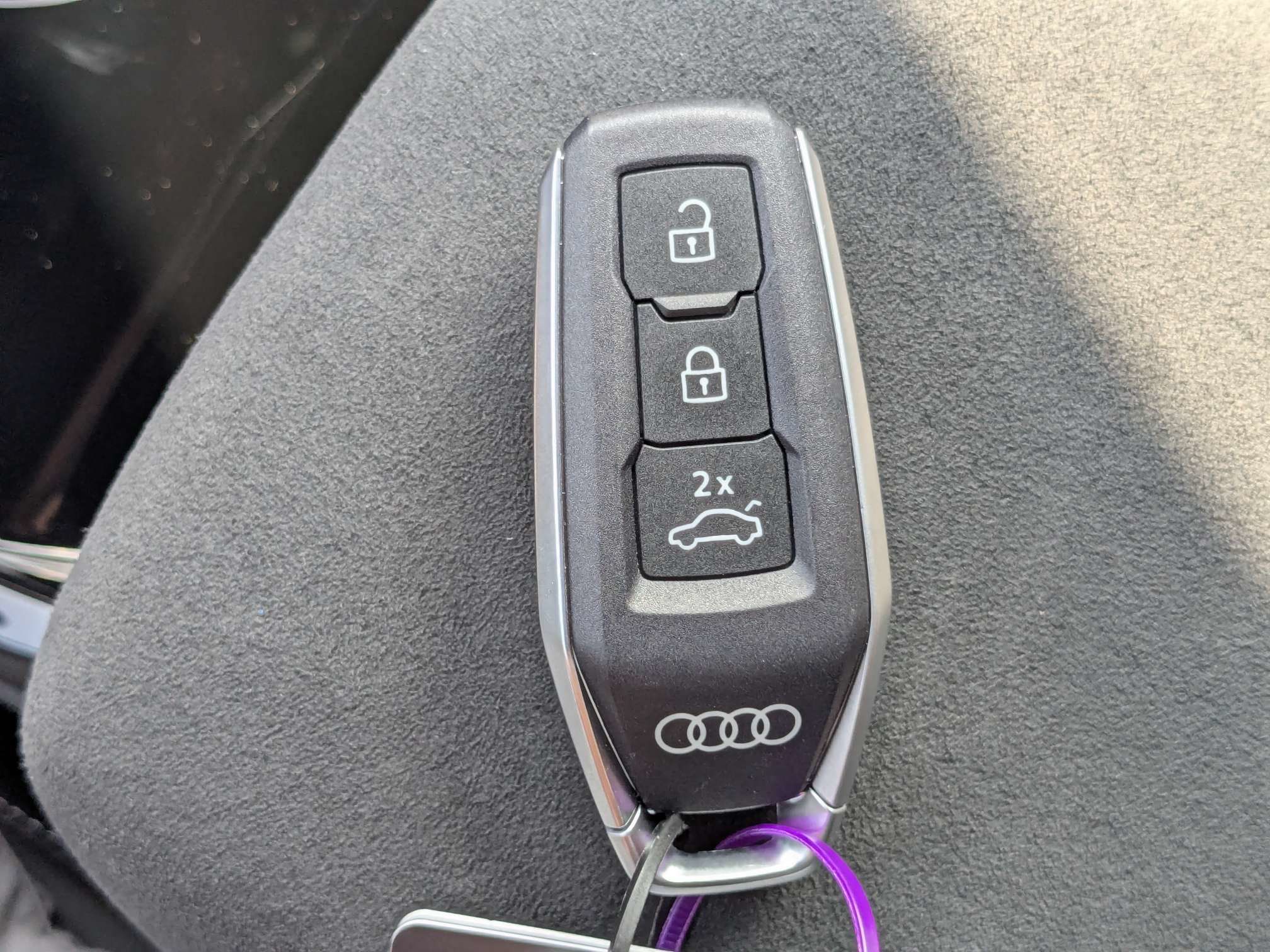 Audi 2027 SQ6 E-TRON Premium Plus quattro