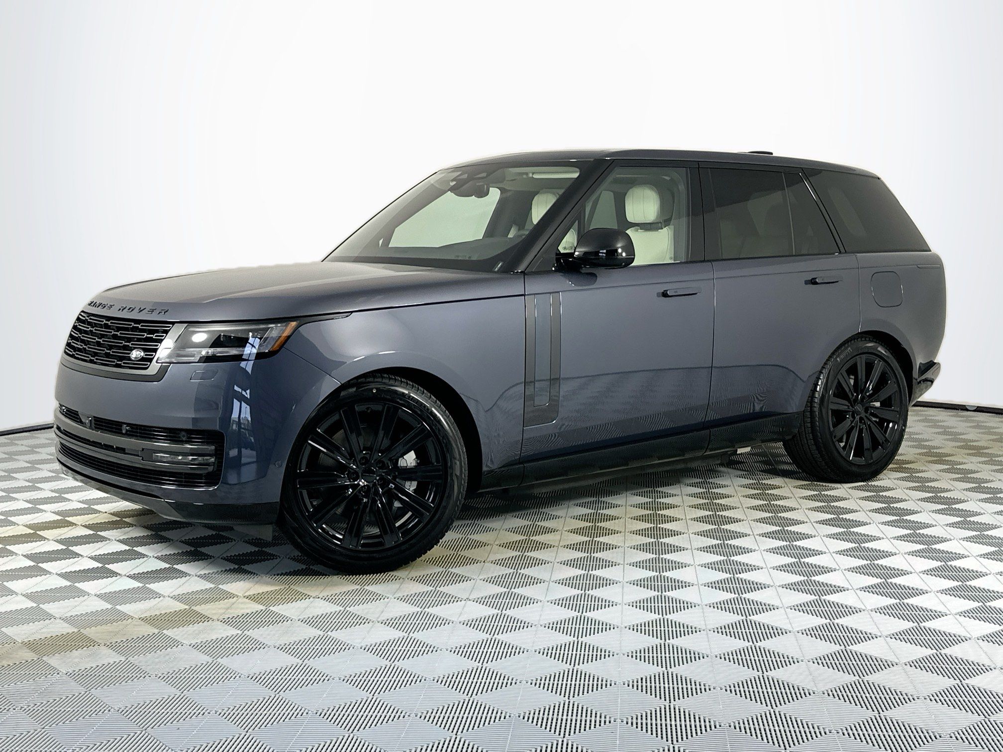 new 2026 Land Rover Range Rover Plug-In Hybrid car, priced at $135,525
