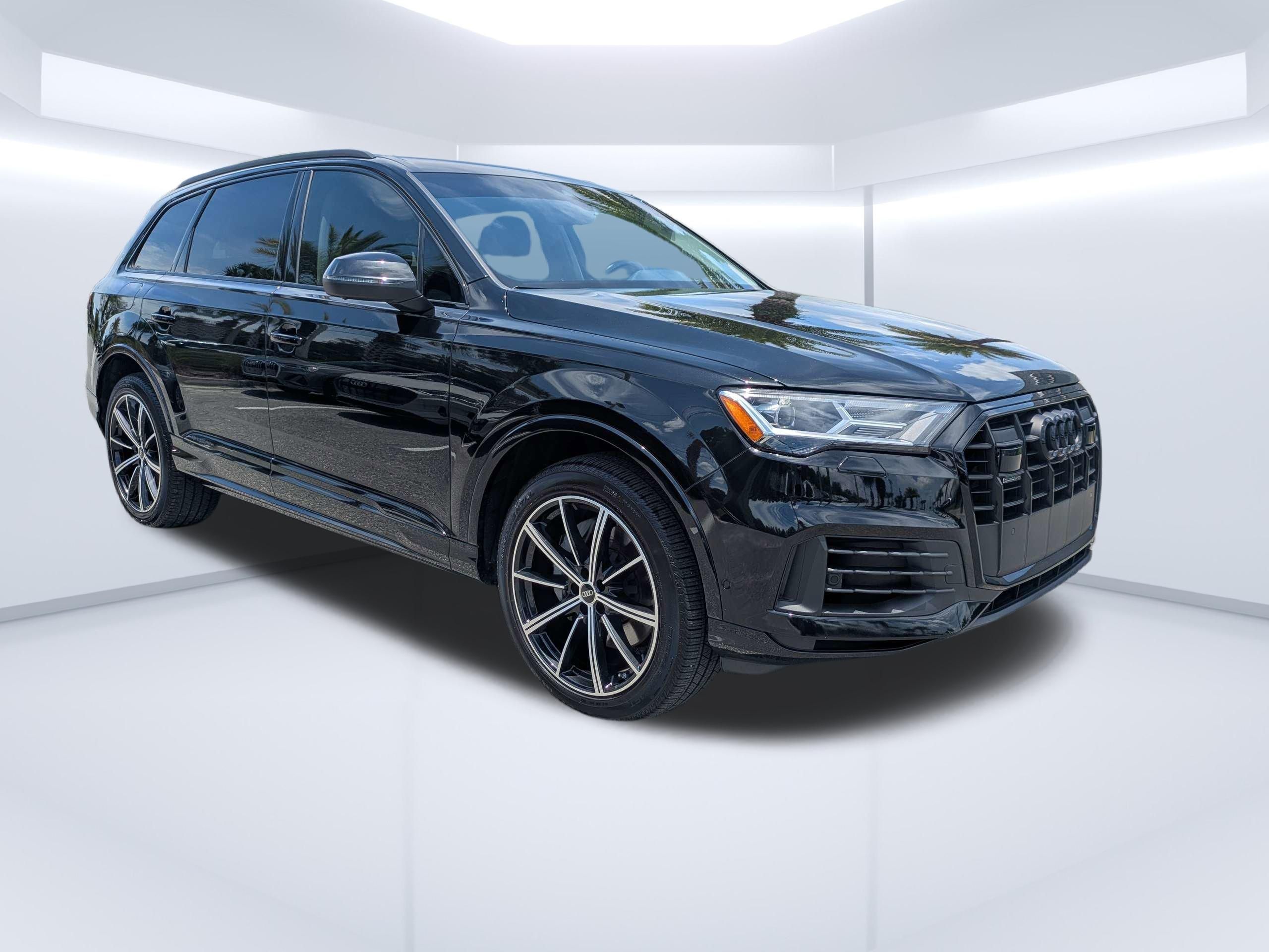 2023 Audi Q7 55 Premium Plus quattro Tiptronic's photo