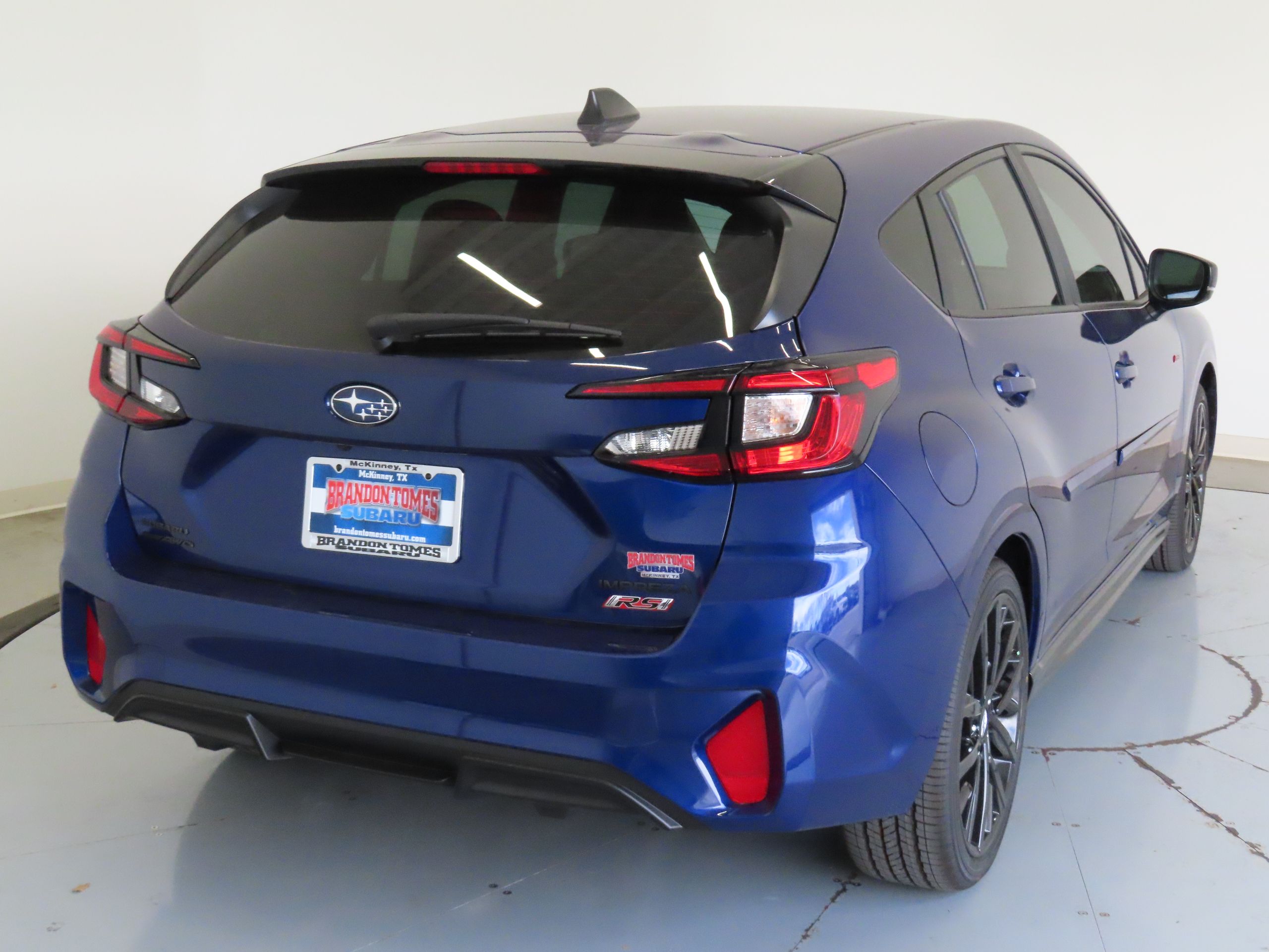 View vehicle photo 3
