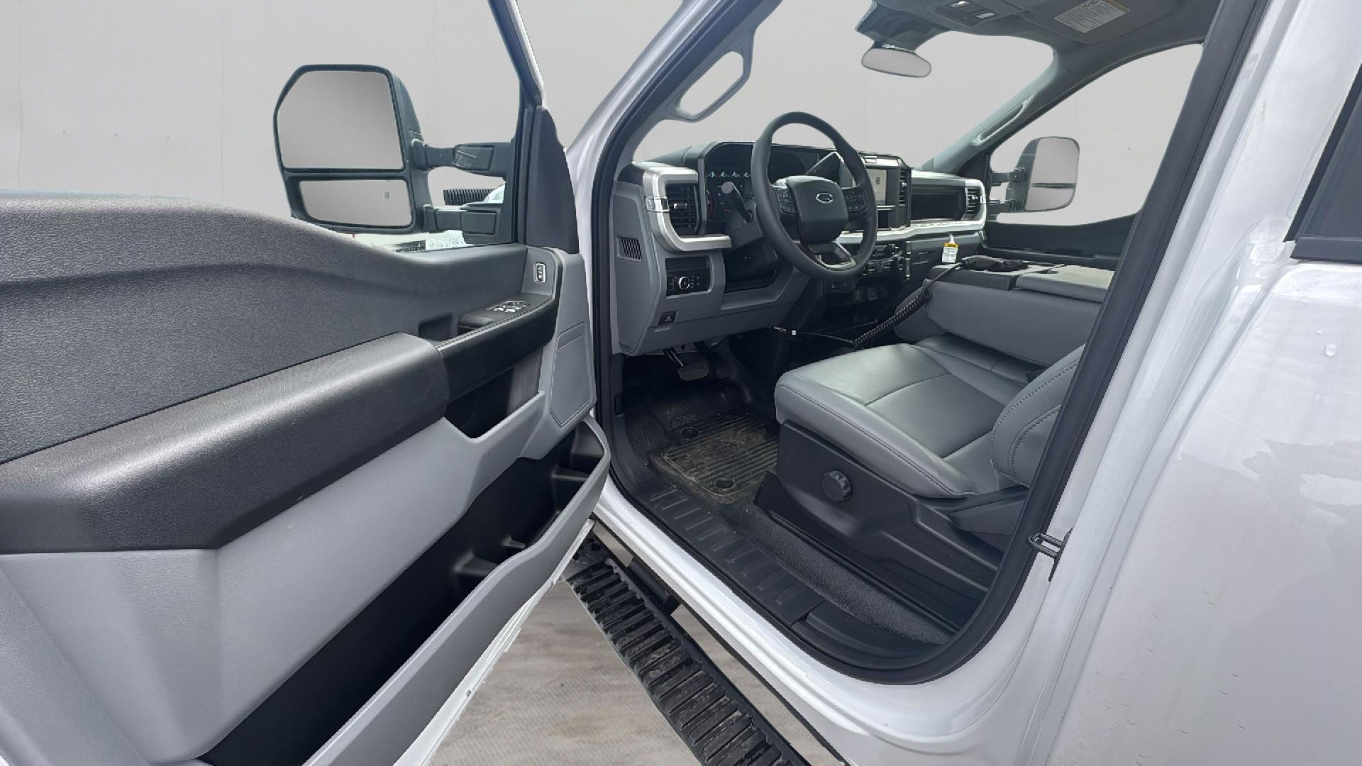 2026 Ford F-350 Super Duty XL - Photo 18