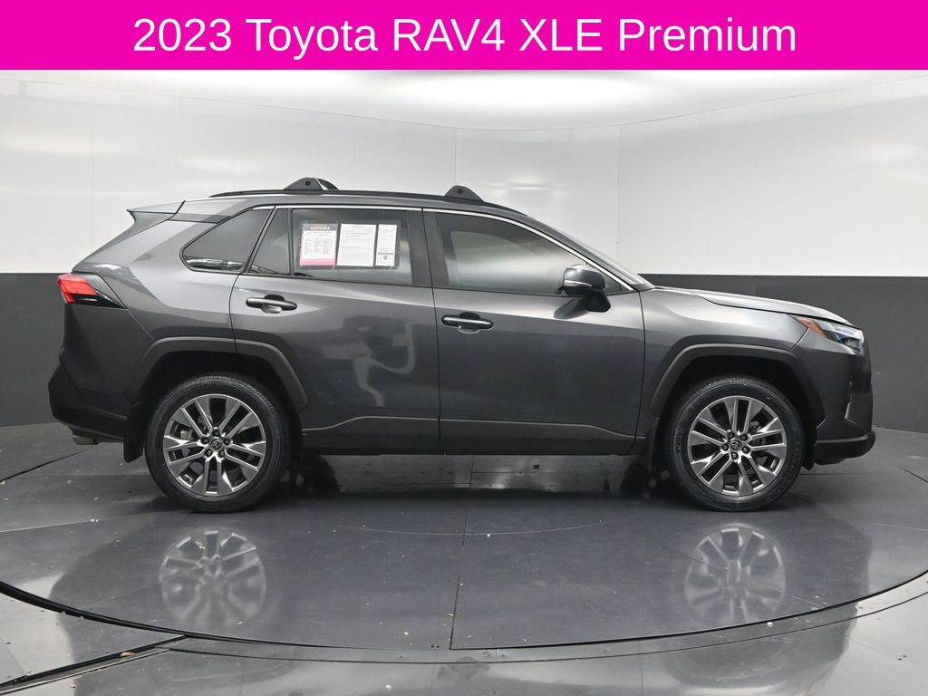 2023 Toyota RAV4 XLE Premium - 3