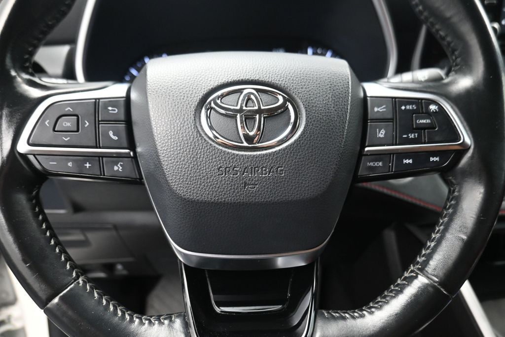 2021 Toyota Highlander XSE White at Toyota of Victoria