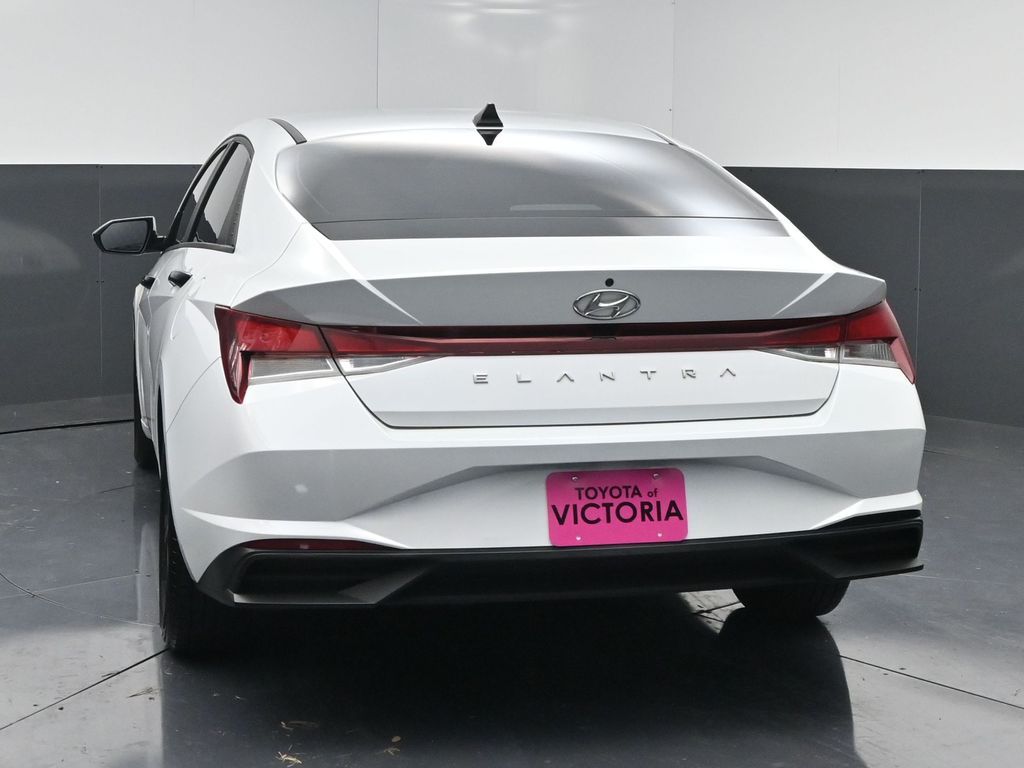 2021 Hyundai Elantra SEL White at Durrett Motor Company