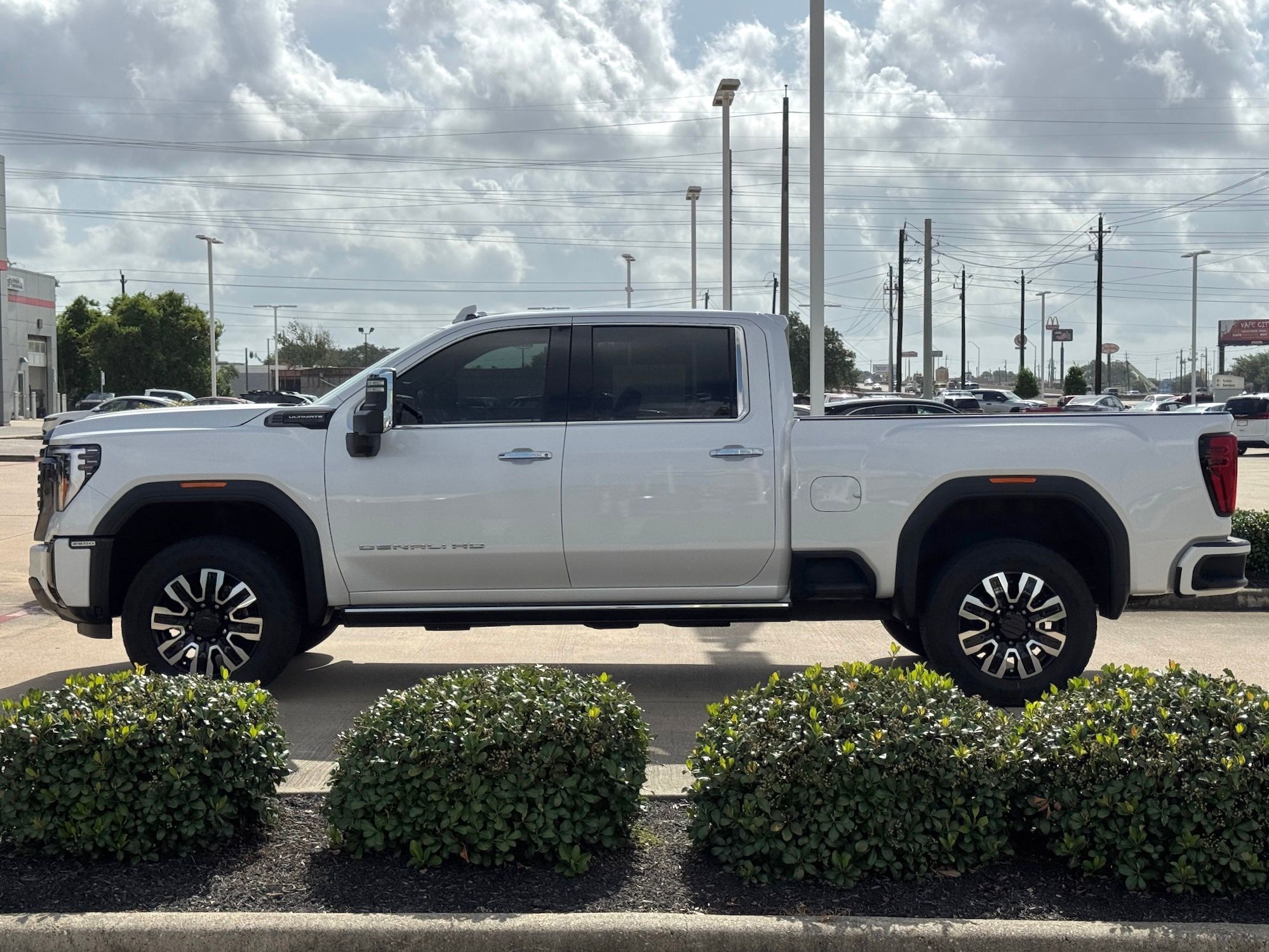 2024 GMC Sierra 2500HD Denali Ultimate White at South Houston Nissan