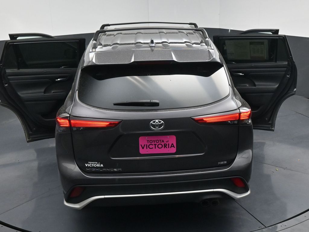 2021 Toyota Highlander XSE Gray at Autostrade