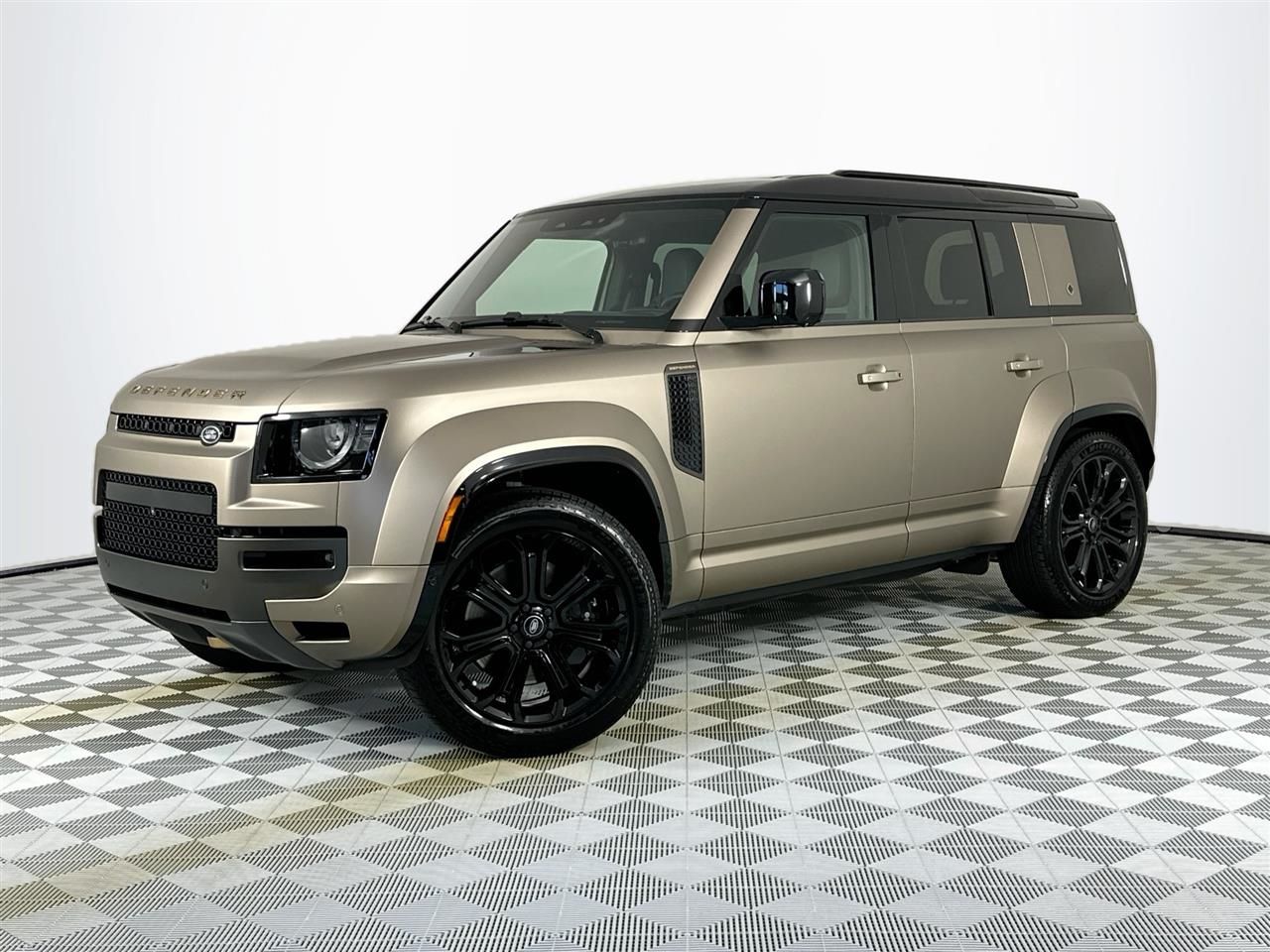 2025 Land Rover Defender 110 P635 OCTA AWD