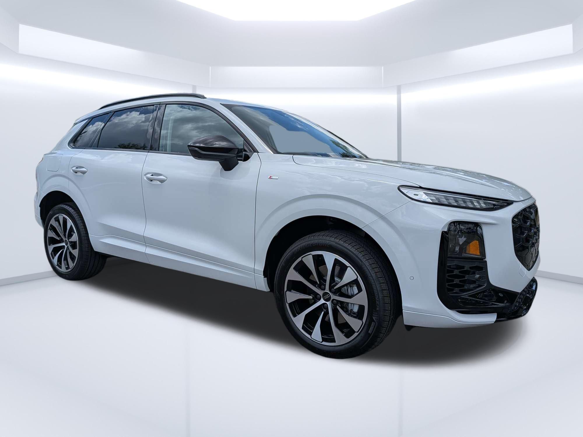 2026 Audi Q3 S line quattro's photo