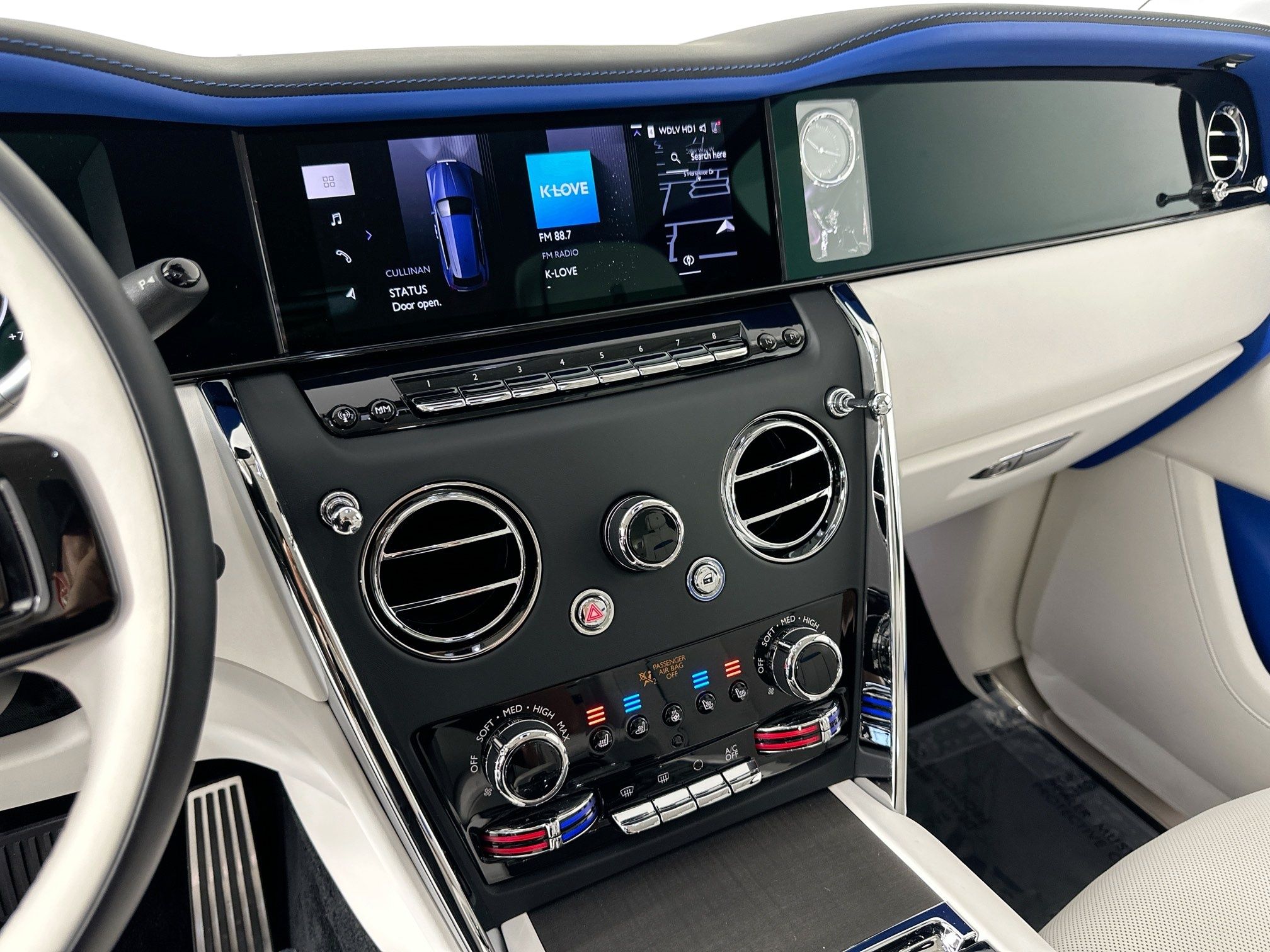 used 2025 Rolls-Royce Cullinan car, priced at $467,575
